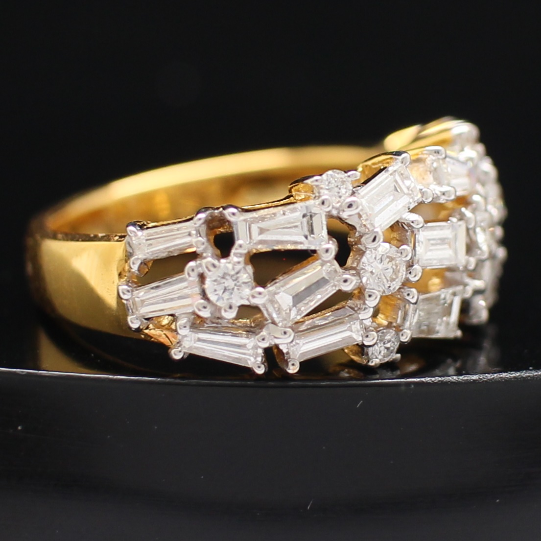 RG250235 แหวนเพชรแทปเปอร์ เพชรวม 1.41 กะรัต ทองแท้ 18k นน.รวม 4.3 กรัม ขนาดแหวน 50