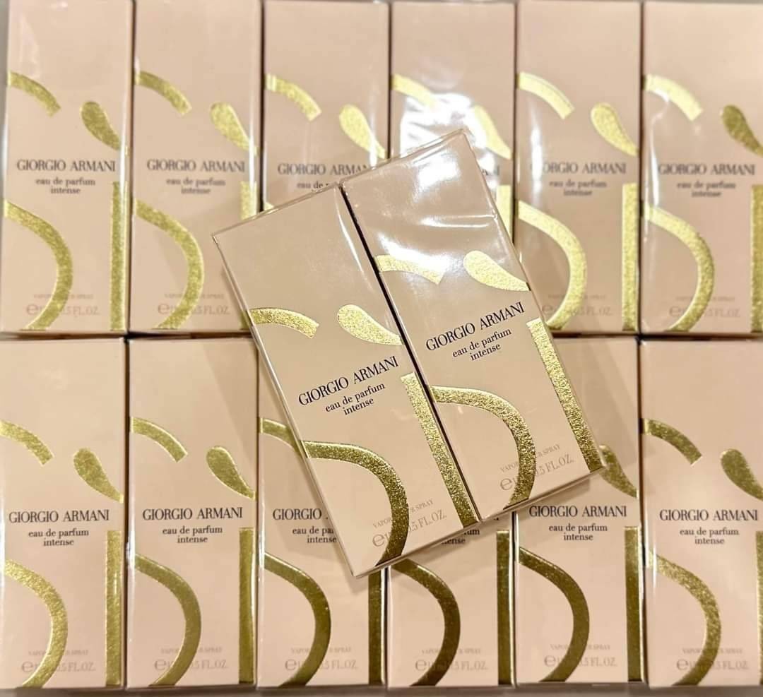น้ำหอมจิ๋วมินิ Giorgio Armani Si Intense EDP (ปี 2023) 15ml พร้อมกล่องซีล ( Mini Perfume น้ำหอมขนาดพกพา) น้ำหอมจิ๋วมินิแบบทดลองแบบสเปรย์ พกพาก็สะดวกใช้ฉีดตามจุดชีพจร