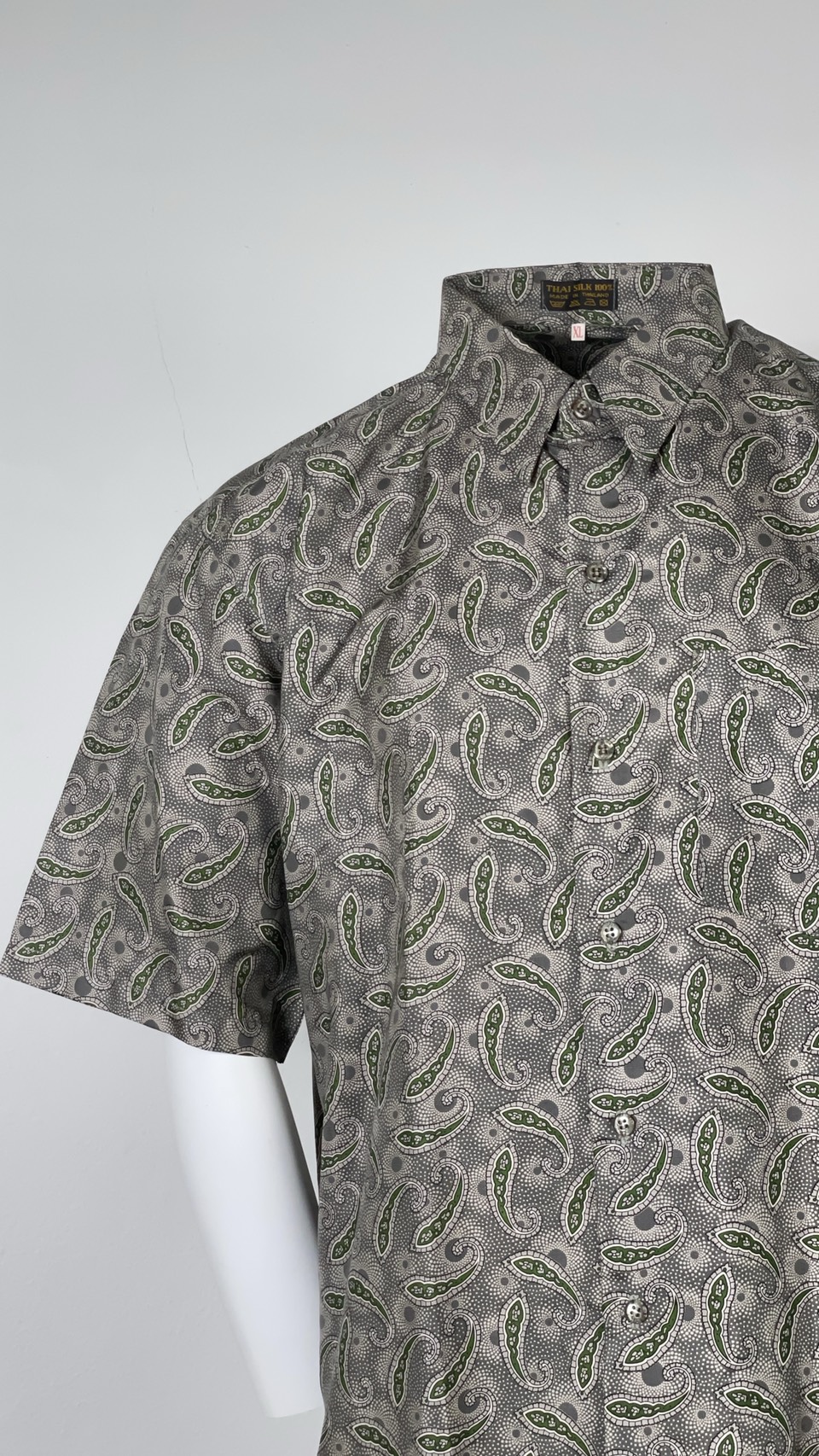 เสื้อเชิ้ต แขนสั้น ผ้าไหมพิมพ์ลาย ไหมแท้ Size XL รหัส DK-AA-1113682