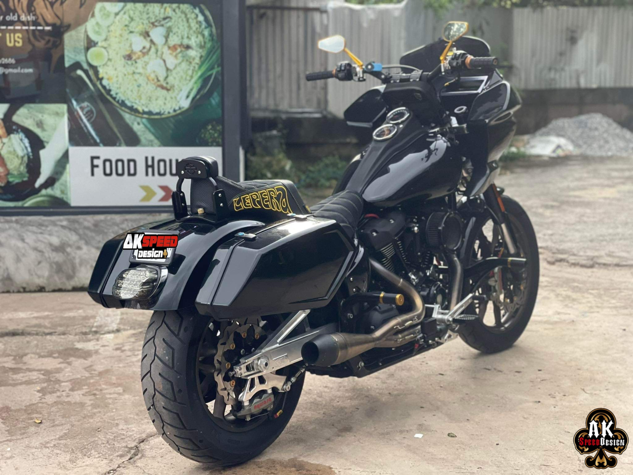 saddle bags softail carbon