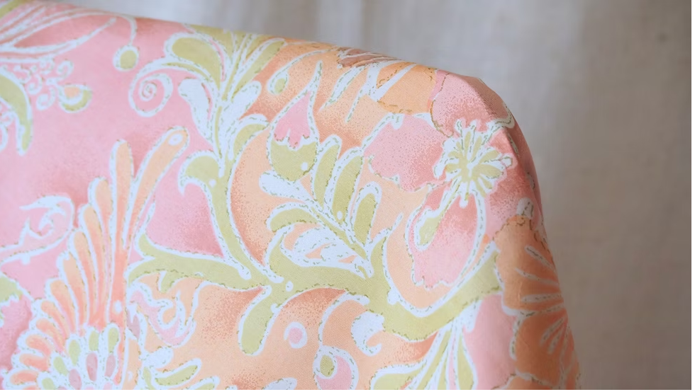 ผ้าพันคอไหมพิมพ์ลาย สี่เหลี่ยมจัตุรัส ขนาด 100x91ซม.ลายดอกไม้ สีชมพูโอรส รหัส ZTG-CT-103379