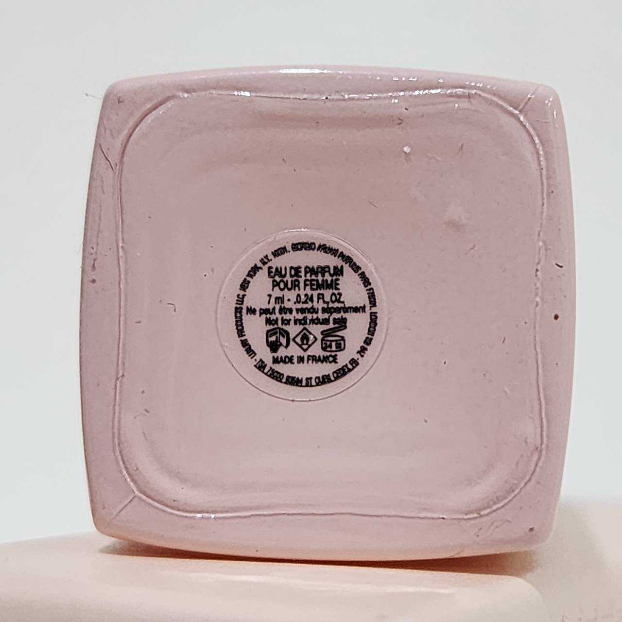 น้ำหอมจิ๋วมินิ Giorgio Armani Si Fiori EDP 7ml แบบแต้มมีกล่อง ( Mini Perfume น้ำหอมขนาดพกพา) น้ำหอมจิ๋วมินิ ขวดน่ารัก ตั้งโชว์ก็สวย พกพาก็สะดวก หัวแต้มตามจุดชีพจร