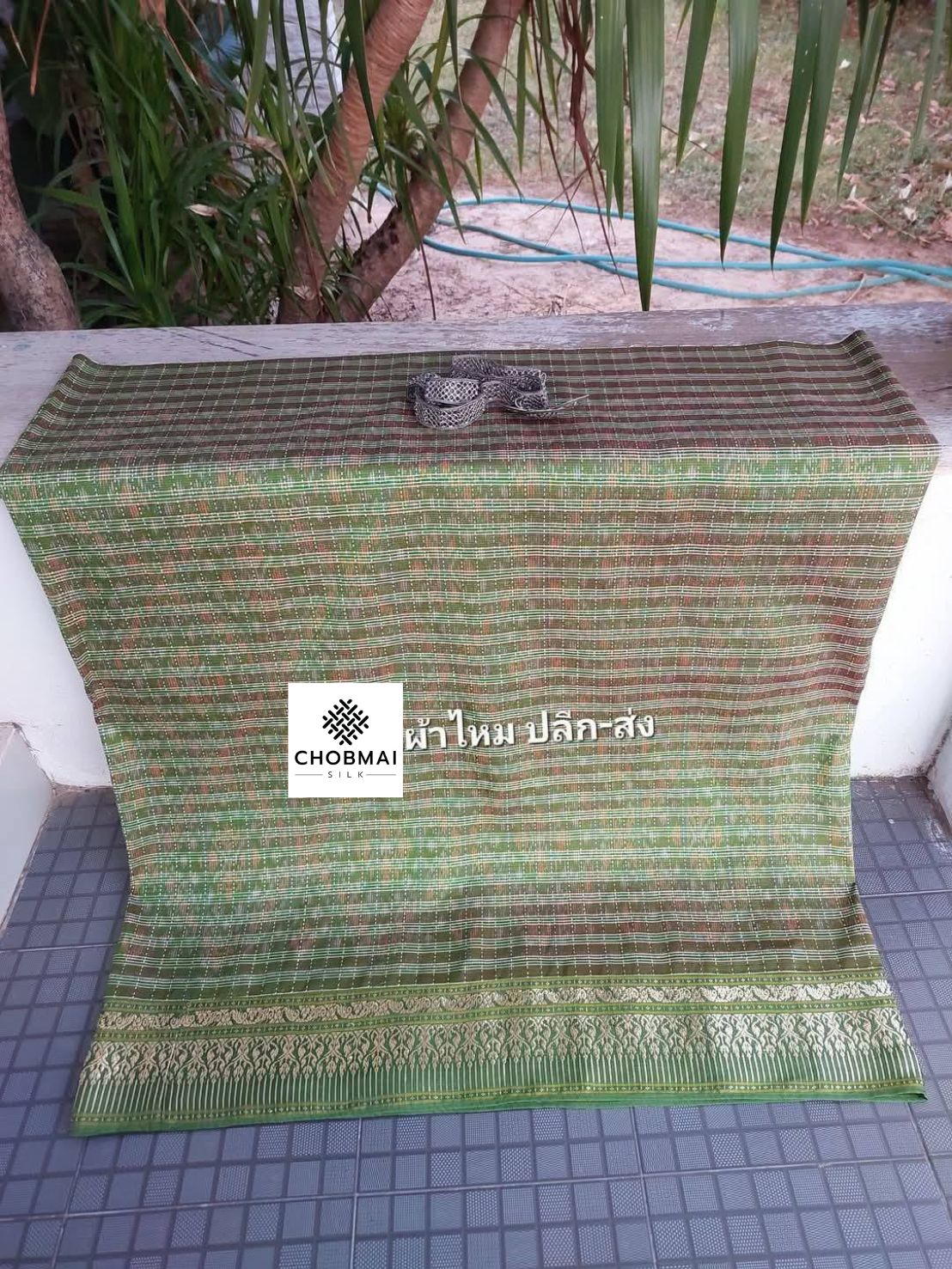 ซิ่นผ้าไหม กาบบัว ต่อตีนตวย(เย็บถุงแล้ว) ไหมแท้ ขนาด 113x200ซม. สีเขียวเหลือบน้ำตาลทอง รหัส WN-103-05276815