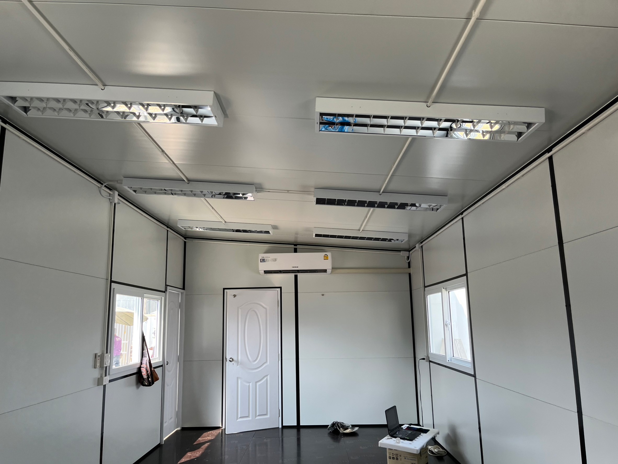 ออฟฟิศสำเร็จรูป ไซต์ออฟฟิศ ขนาด 3.60x14.56 เมตร พระราม3