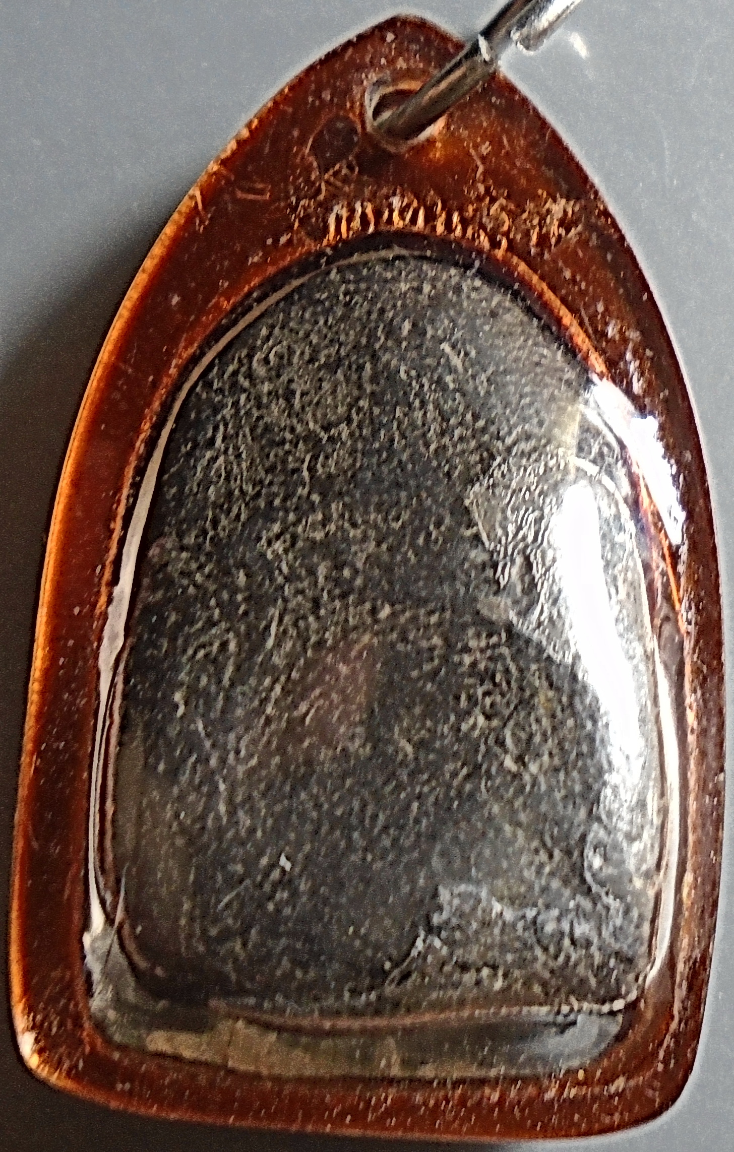 พระผงเกศา ครูบาศรีวิชัย ในเลี่ยมเก่า