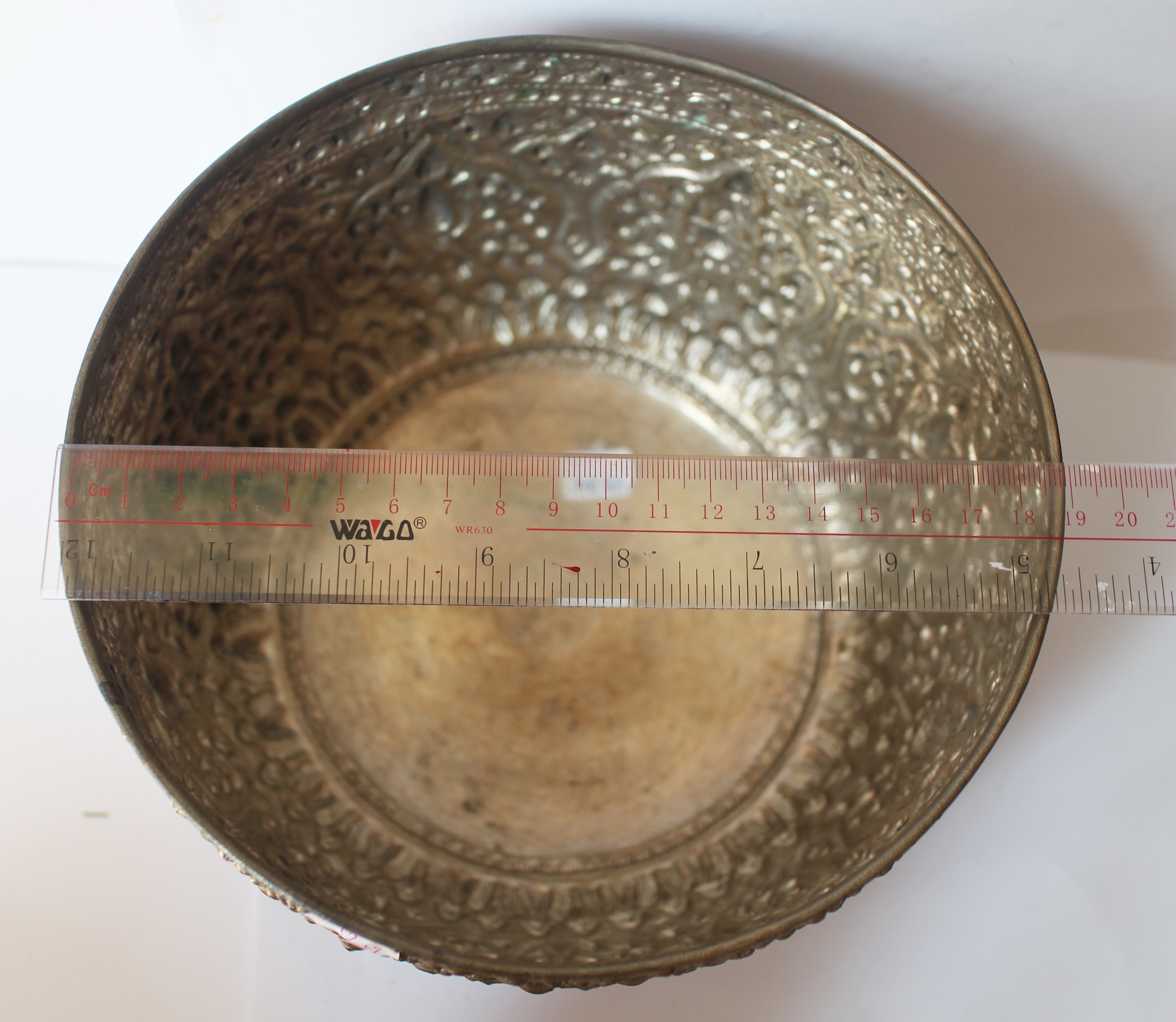 SI121 ขันเงินดุลลาย ลายเทพพนม เงินแท้ 92.5% นน. 349 กรัม ขันปากกว้าง 19 cm. ลึก 11 cm. งานเก่า