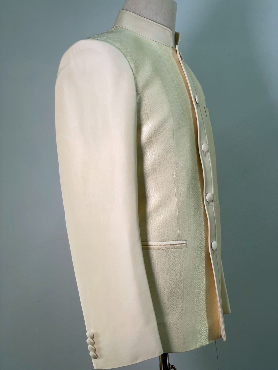 แบบตัด สูทพระราชทานชาย ผ้าไหม (ไม่รวมผ้า) chobmai x ARW รหัส CUT-ARW-0519671