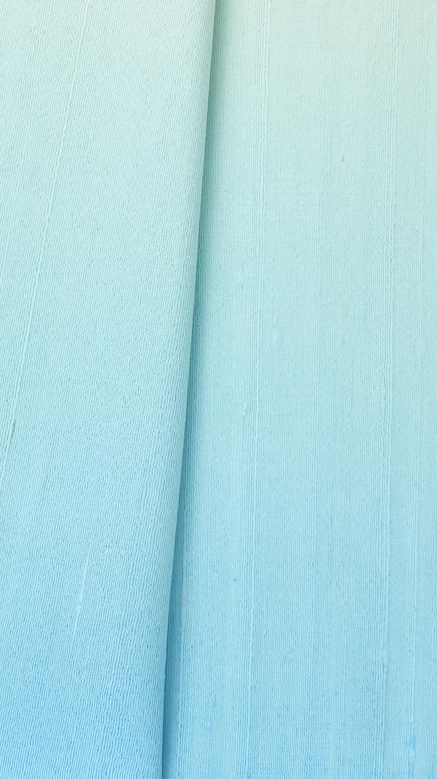 ผ้าไหมย้อมสไลด์สี ไหมบ้านทอมือ 2ตะกอ สีครีมขาว-สีฟ้า เลือกขนาด รหัส BT-TT-02246852