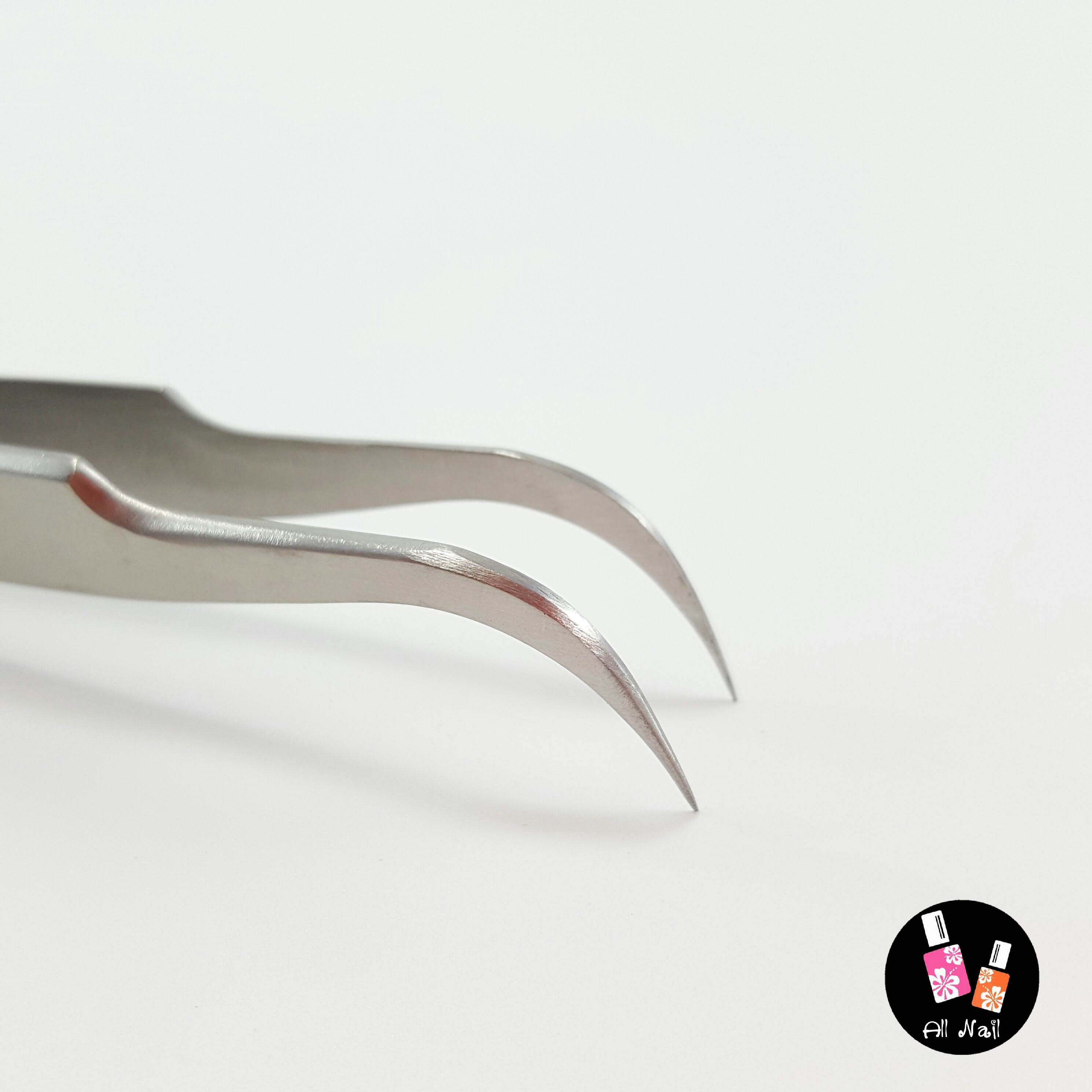 คีมหนีบขนตา แบบโค้ง