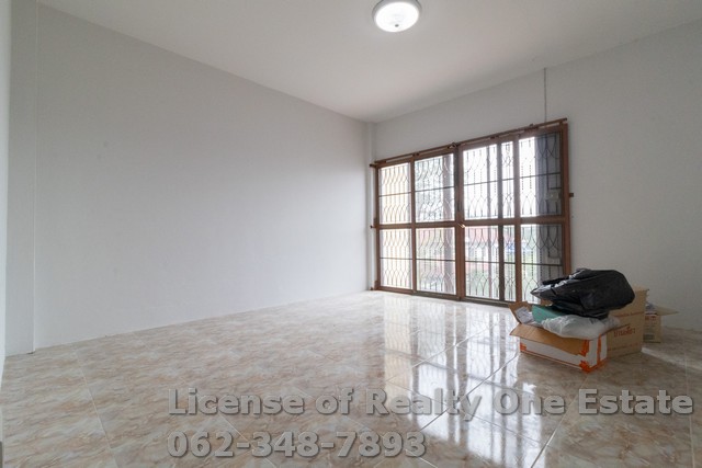 ขายอาคารพาณิชย์ 3 ชั้น ซ.หลวงพ่อขาว คลองสวนพลู ใกล้เซ็นทรัล อยุธยา