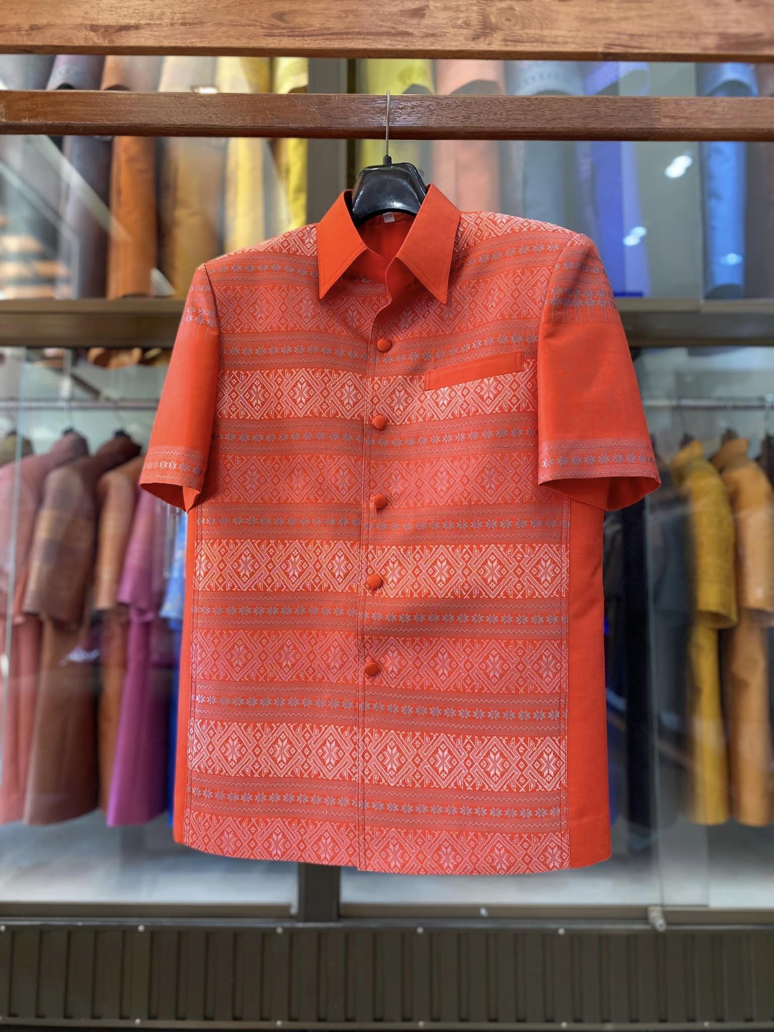 เสื้อสูทไหมแพรวา แขนสั้น สีส้ม ไซส์ M รหัส DR-BM-12156609445