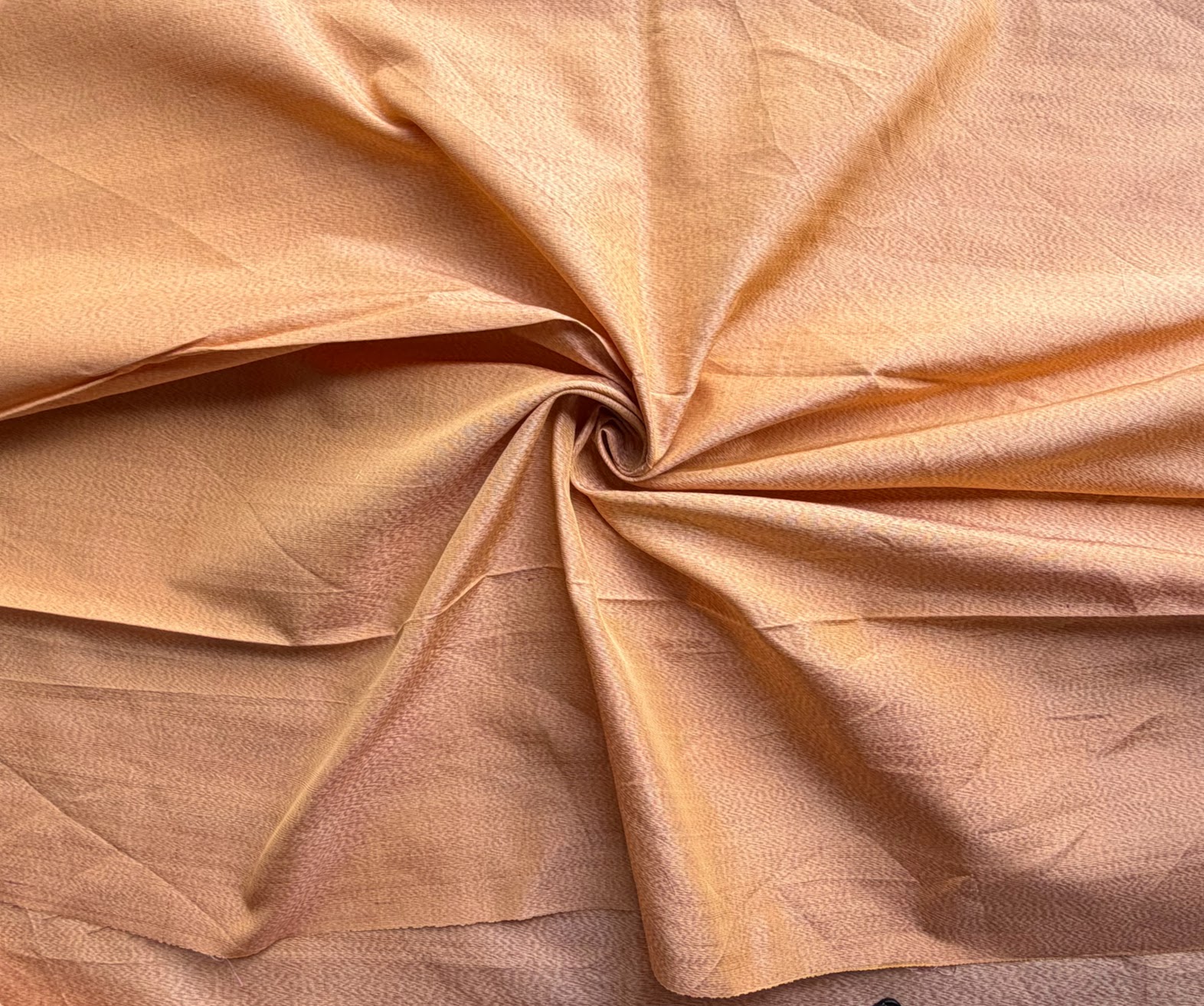 ผ้าไหมหางกระรอก ไหมบ้าน เนื้อหนา สีส้มโอรสอ่อน ตัดขายตามความยาวเมตร รหัส R1N-NY-0327684