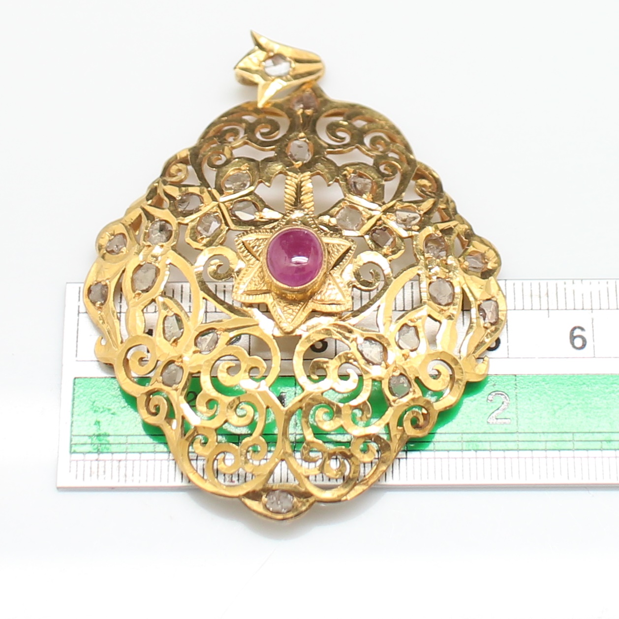 PD25098 จี้อุบะเพชรซีกฉลุลายยอดทับทิม ทองแท้ 90% นน.รวม 18.4 กรัม