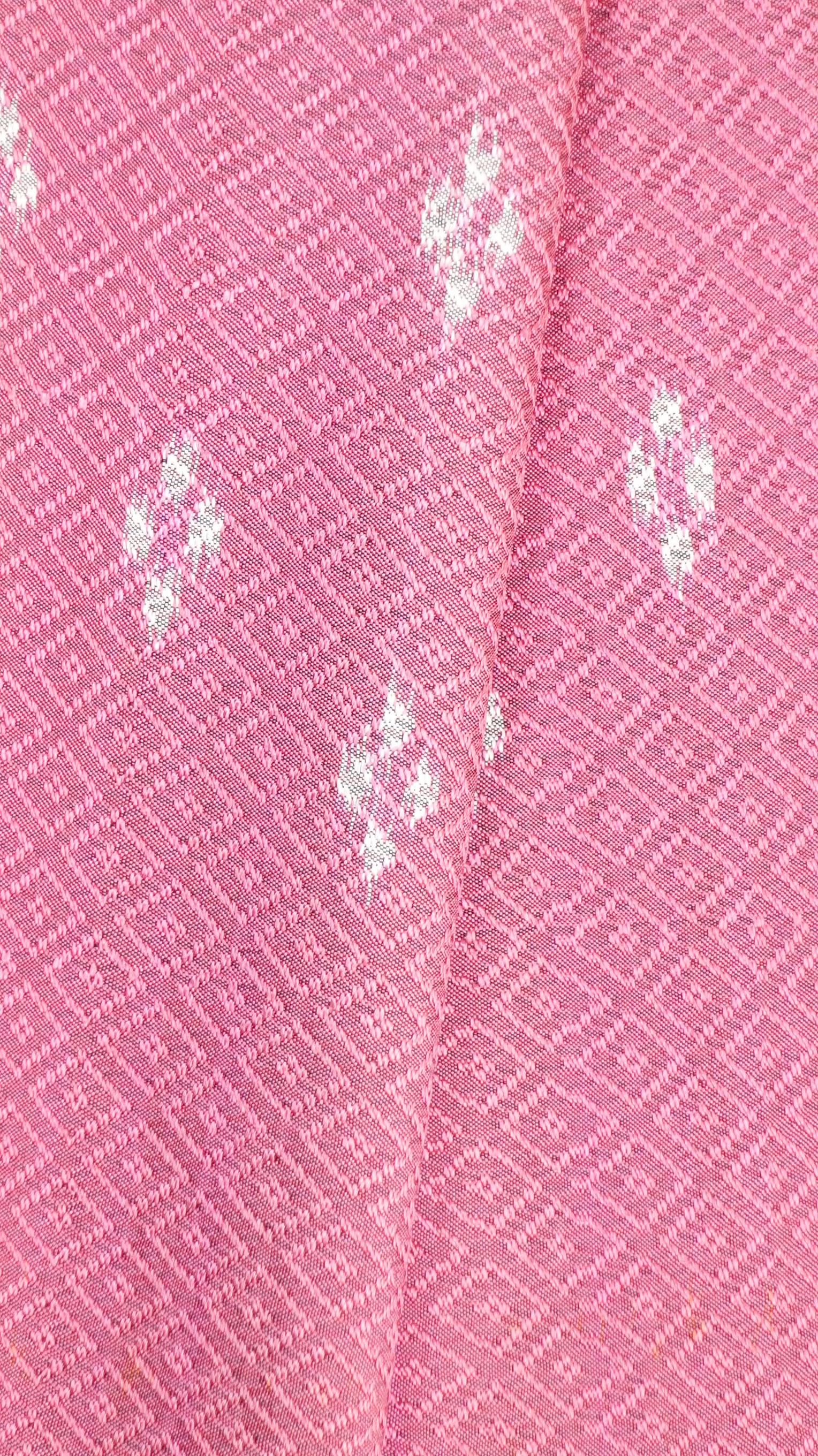 (ผ้าชุด)ไหมมัดหมี่ 6ตะกอ ไหมแท้ (ผ้าลาย 2เมตร+สีพื้น2เมตร) ท้องผ้าสีชมพู ตีนส้ม รหัส L8A-ME-066-1222674