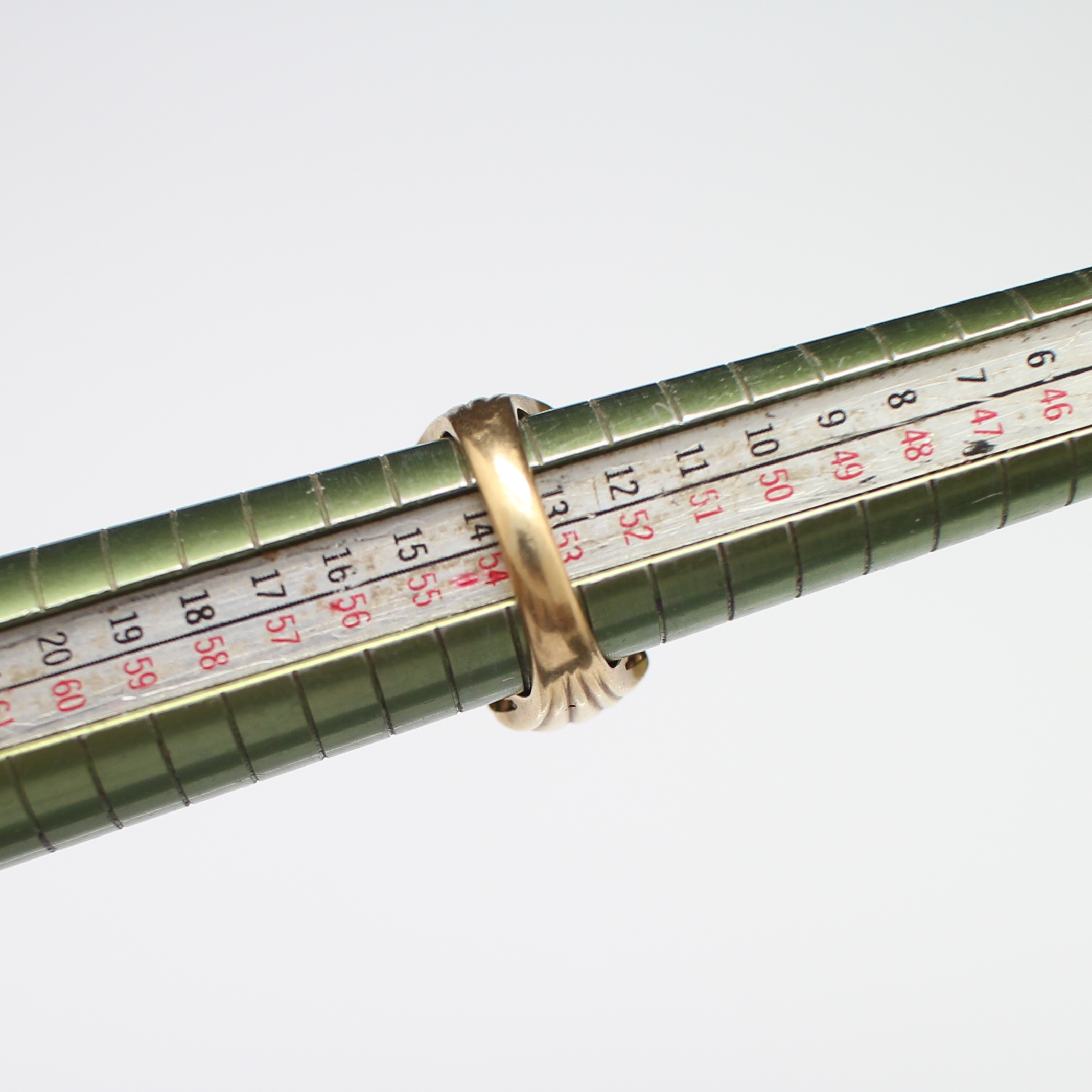 RG250116 แหวนทับทิมเจียรไน ประดับเพชรแท้ ฉลุลาย ทองแท้ 90% นน.รวม 14.5 กรัม ขนาดแหวน 54 งานรุ่นเก่า หายาก