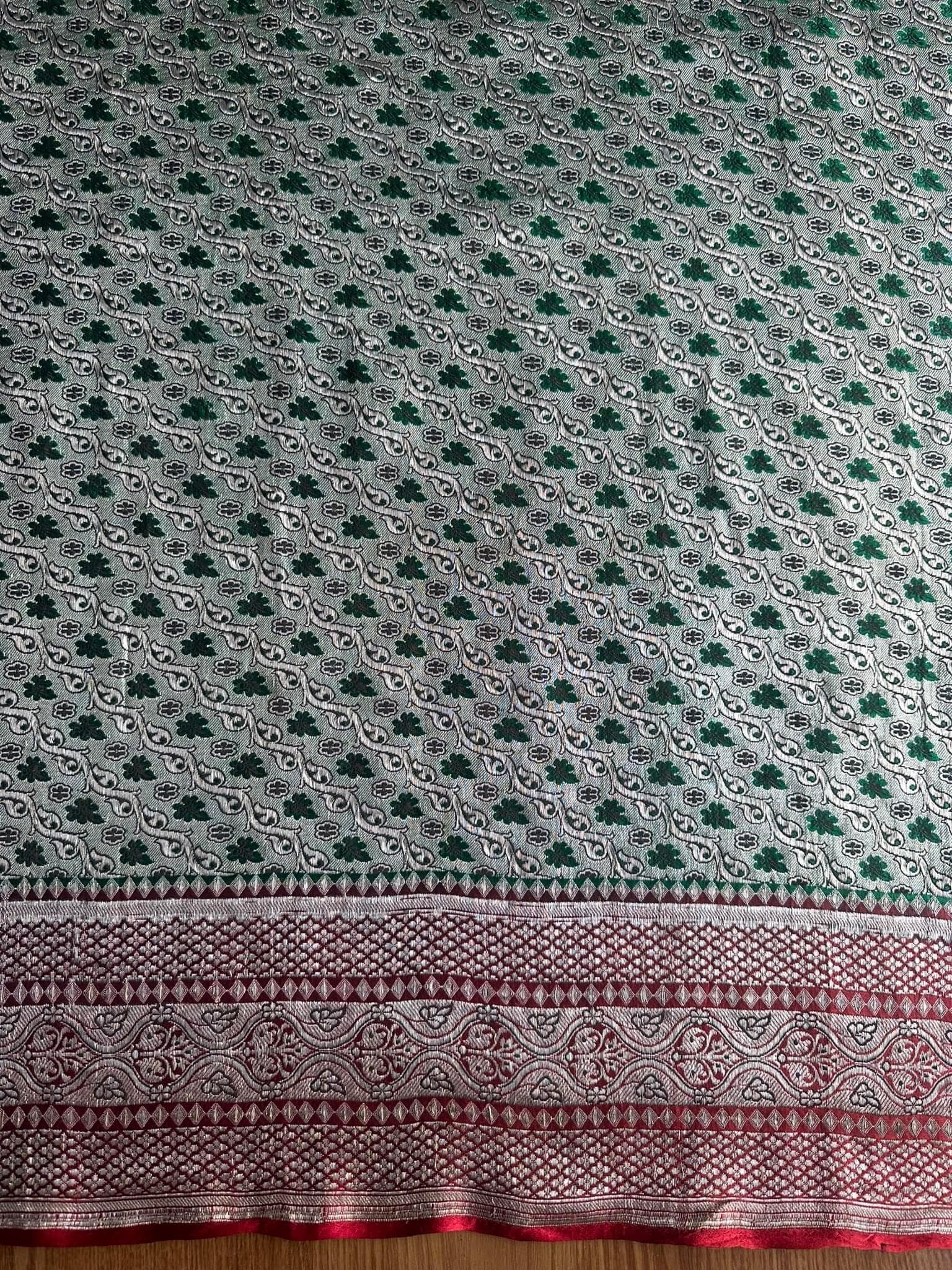 ซิ่น ผ้าปาโตล่ายกเงิน เส้นยืนไหมแท้ ขนาด 110x220ซม สีเขียว สีเทา รหัส N9-SIL0523667