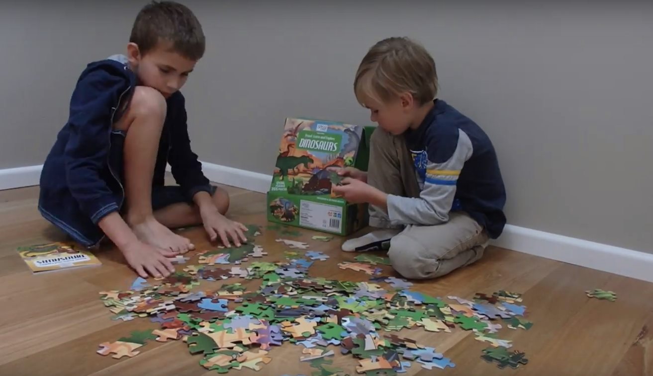 SASSI Travel, Learn, Explore. Dinosaurs Learn and Explore Dinosaur Jigsaw 2 in 1 by Sassi Junior (Book +Jigsaw) รุ่นใหม่