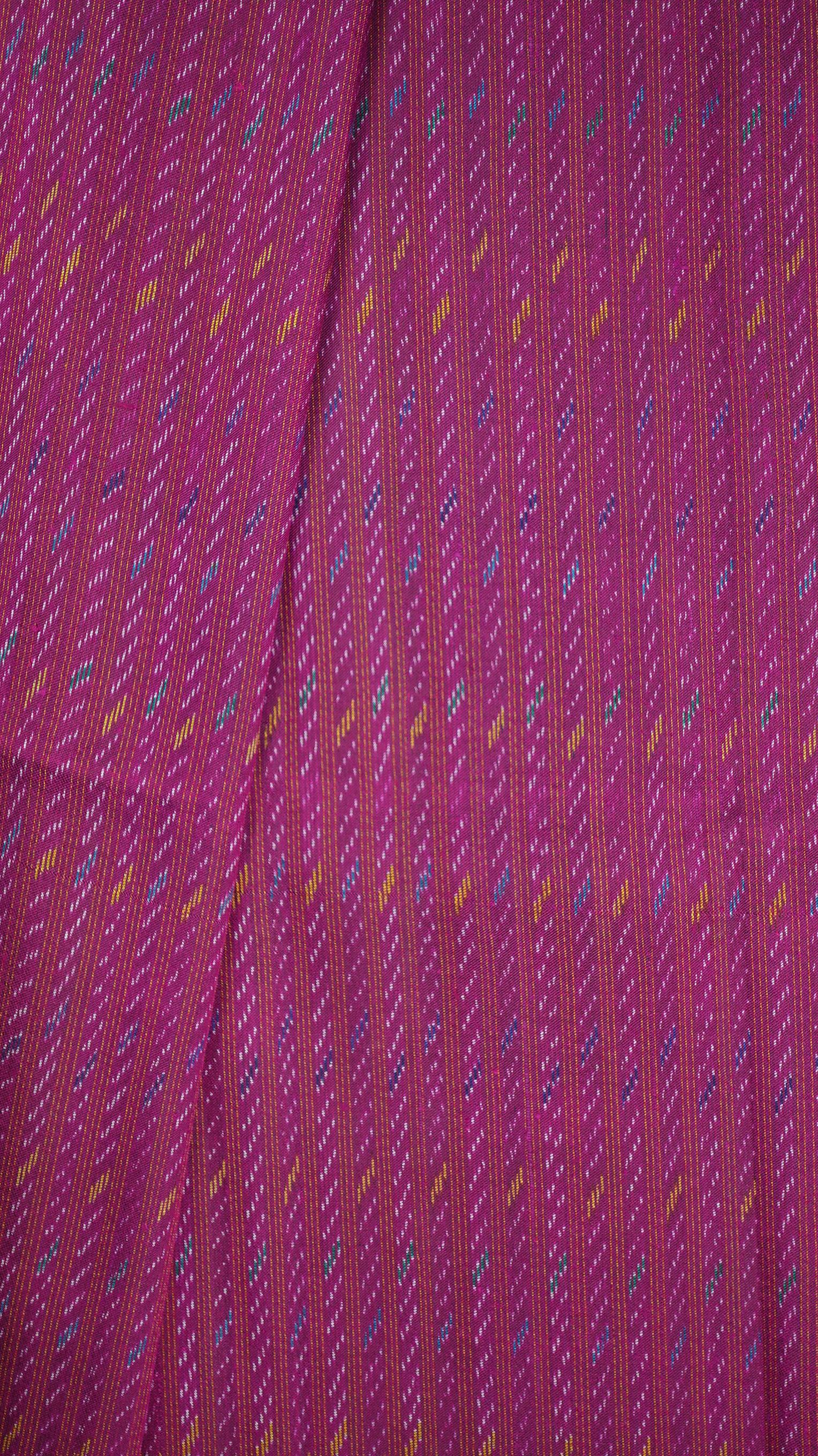 (ผ้าชุด)ไหมมัดหมี่ 3ตะกอ ไหมแท้ (ผ้าลาย 2เมตร+สีพื้น2เมตร) โทนสีชมพูแดง รหัส M3-ME-066-12226713