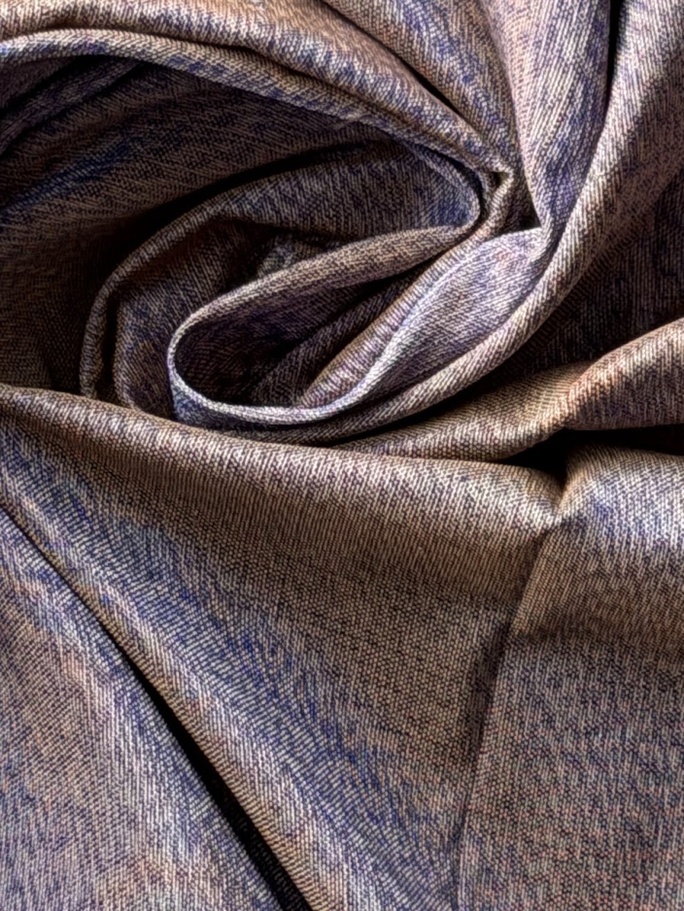 ผ้าไหมหางกระรอก ไหมบ้าน เนื้อหนา สีเทาฟ้าเหลือบน้ำตาล ตัดขายตามความยาวเมตร รหัส R1N-NY-1121681