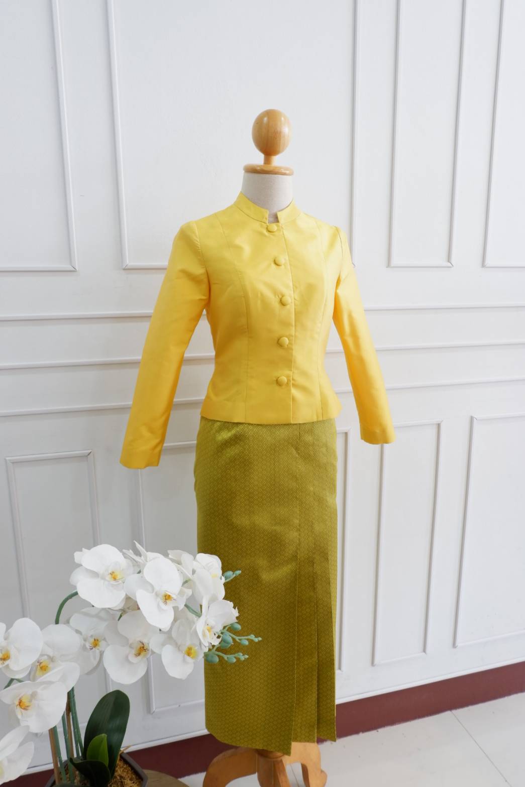 แบบตัดชุด แยกชิ้น เสื้อ+กระโปรง ชุดไทยจิตรลดา ผ้าไหม (ไม่รวมผ้า) รหัส CUT-ST002