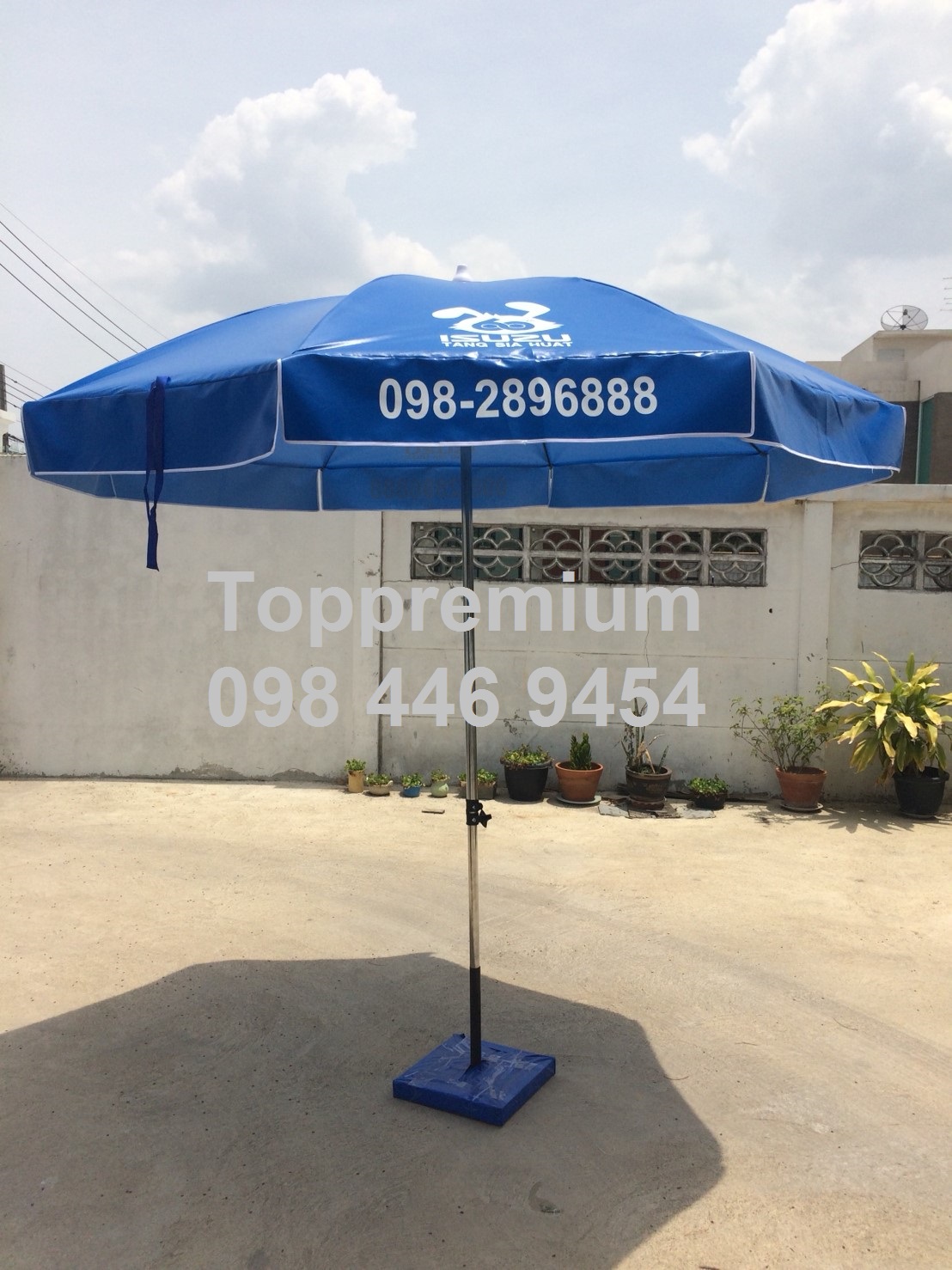 ร่มสนาม 50 นิ้ว ทรงกลม 8 ก้าน ผ้าคูนิล่อนหน้าเดี่ยว