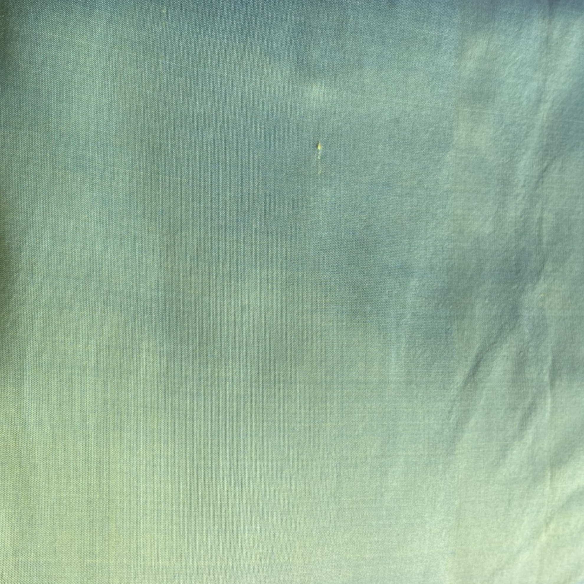 ผ้าไหมสีพื้น เนื้อเรียบ ไหมแท้ 2เส้น สีเขียวมะนาวเหลือบฟ้า (ราคาต่อหลา) รหัส C-NY-100868