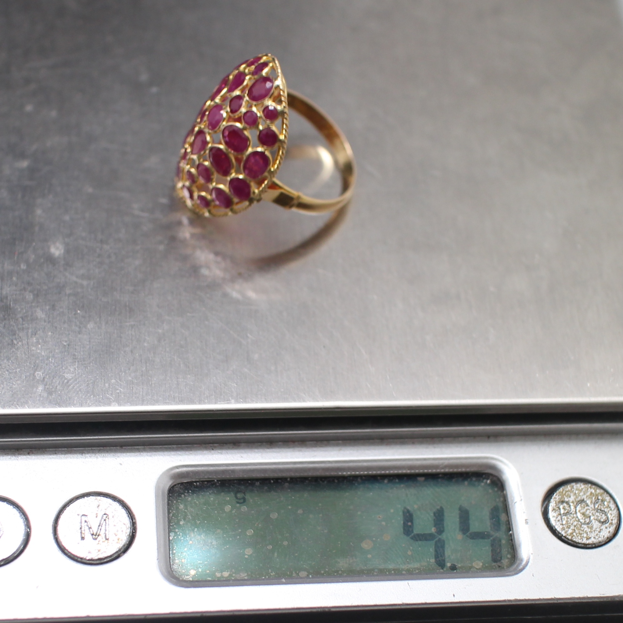 RG250107 แหวนทับทิมรูปไข่ ทองแท้ 18k นน.รวม 4.4 กรัม ขนาดแหวน 57 ทับทิมสีสวย