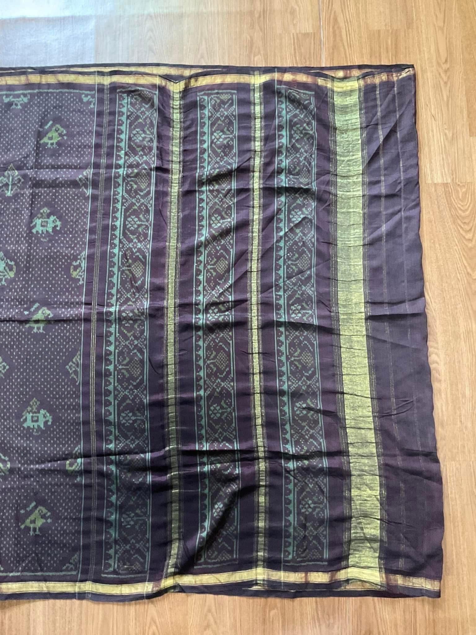 ซิ่น ไหมมัดหมี่ ผ้าปาโตล่า ขนาด 120x280ซม. พื้นสีน้ำตาบอมม่วง มีหน้านาง รหัส N9-SIL-051768A1