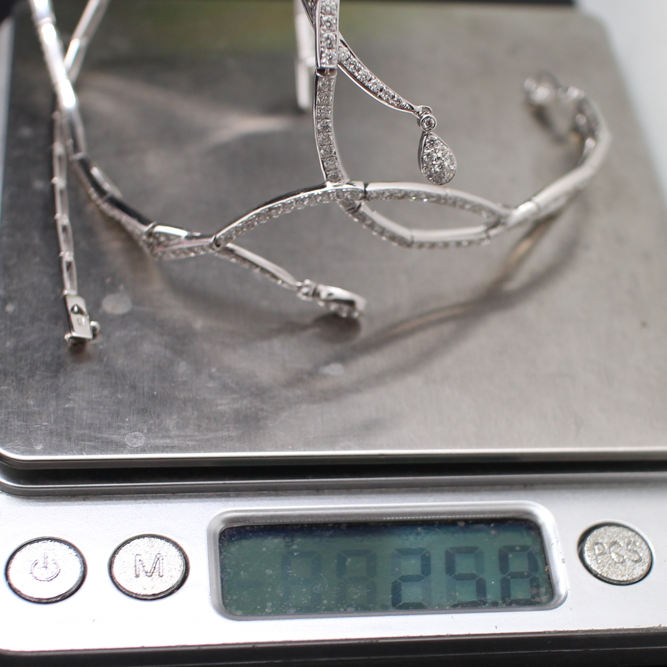 NL25015 สร้อยคอเพชรระย้า เพชรแท้ 445 เม็ด 5.92 กะรัต ทองแท้ 18k นน.รวม 25.8 กรัม ยาว 15 นิ้ว งานดีไซน์สวย