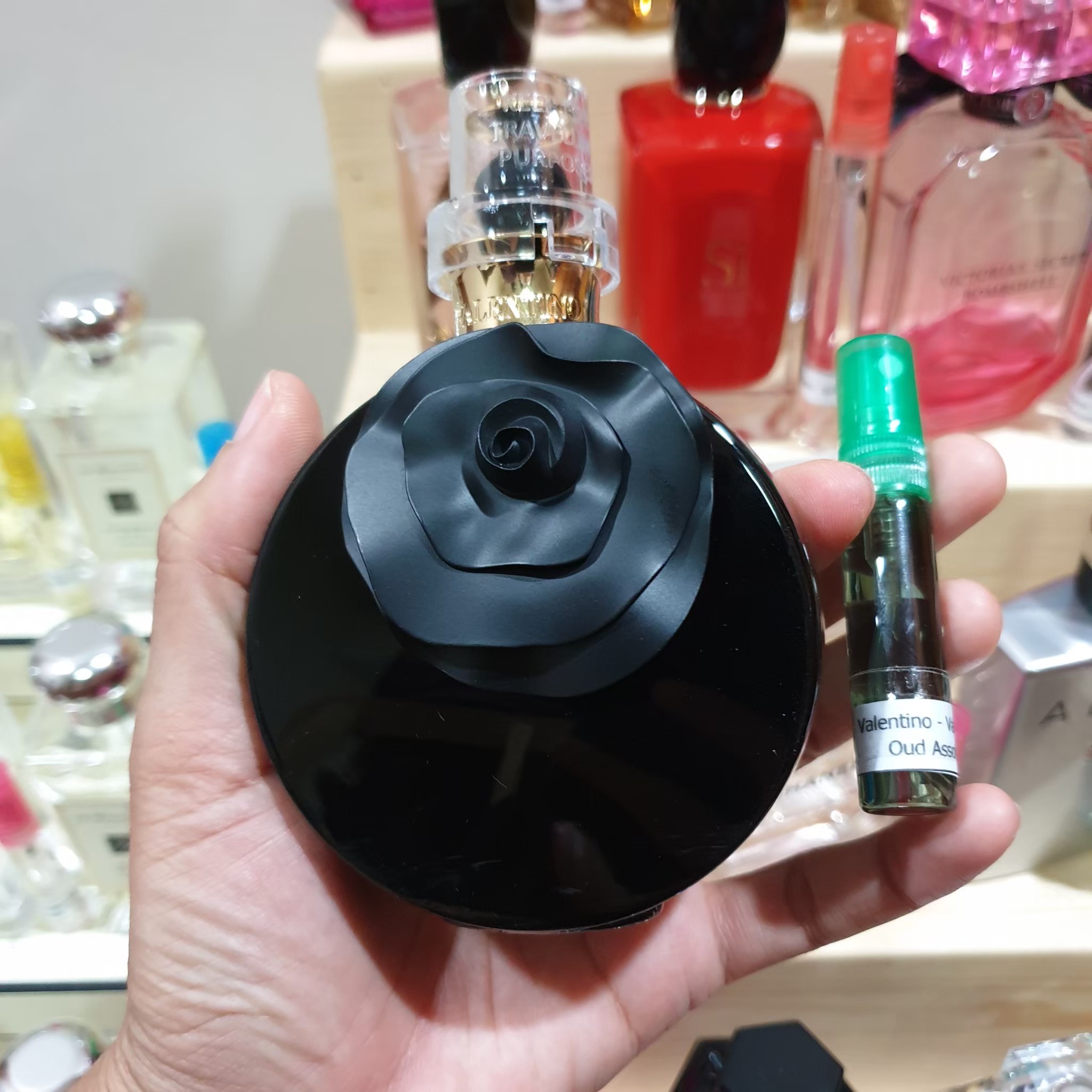 น้ำหอมแท้แบ่งขาย Valentino Valentina Oud Assoluto Eau De Parfum for women💕Travel Size #แบบทดลอง