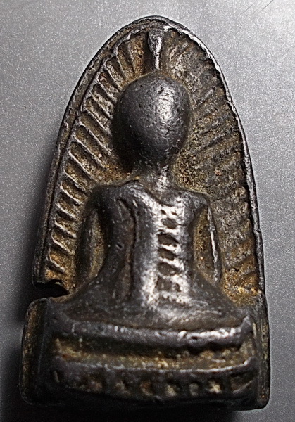 พระรอด เนื้อตะกั่ว ลพ.ดำ วัดกุฎี ปราจีนบุรี