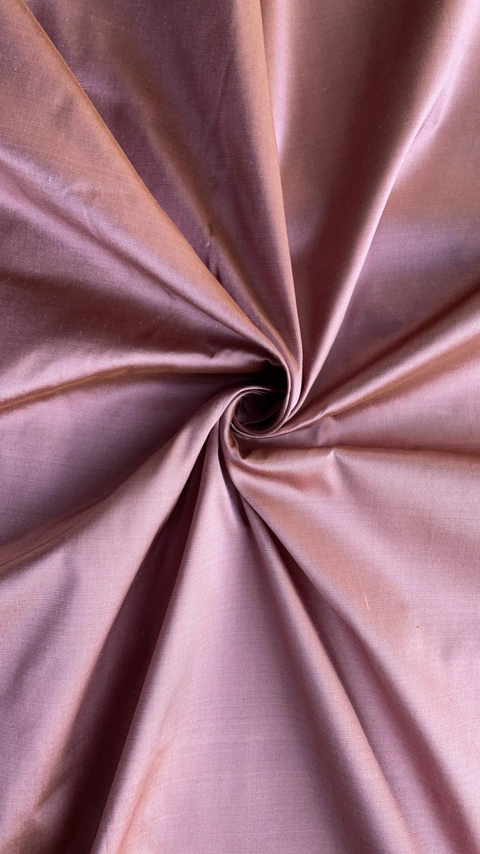 ผ้าไหมสีพื้น เนื้อเรียบ ไหมแท้ 2เส้น สีชมพูกะปิ (ราคาต่อหลา) รหัส C-NY-092568161