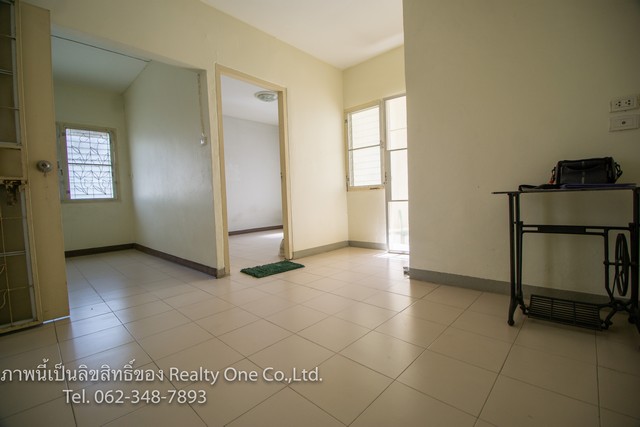 ขาย คอนโดเอื้ออาทร ร่มเกล้า 5 ชั้น 3 ห้องมุม สภาพสวย