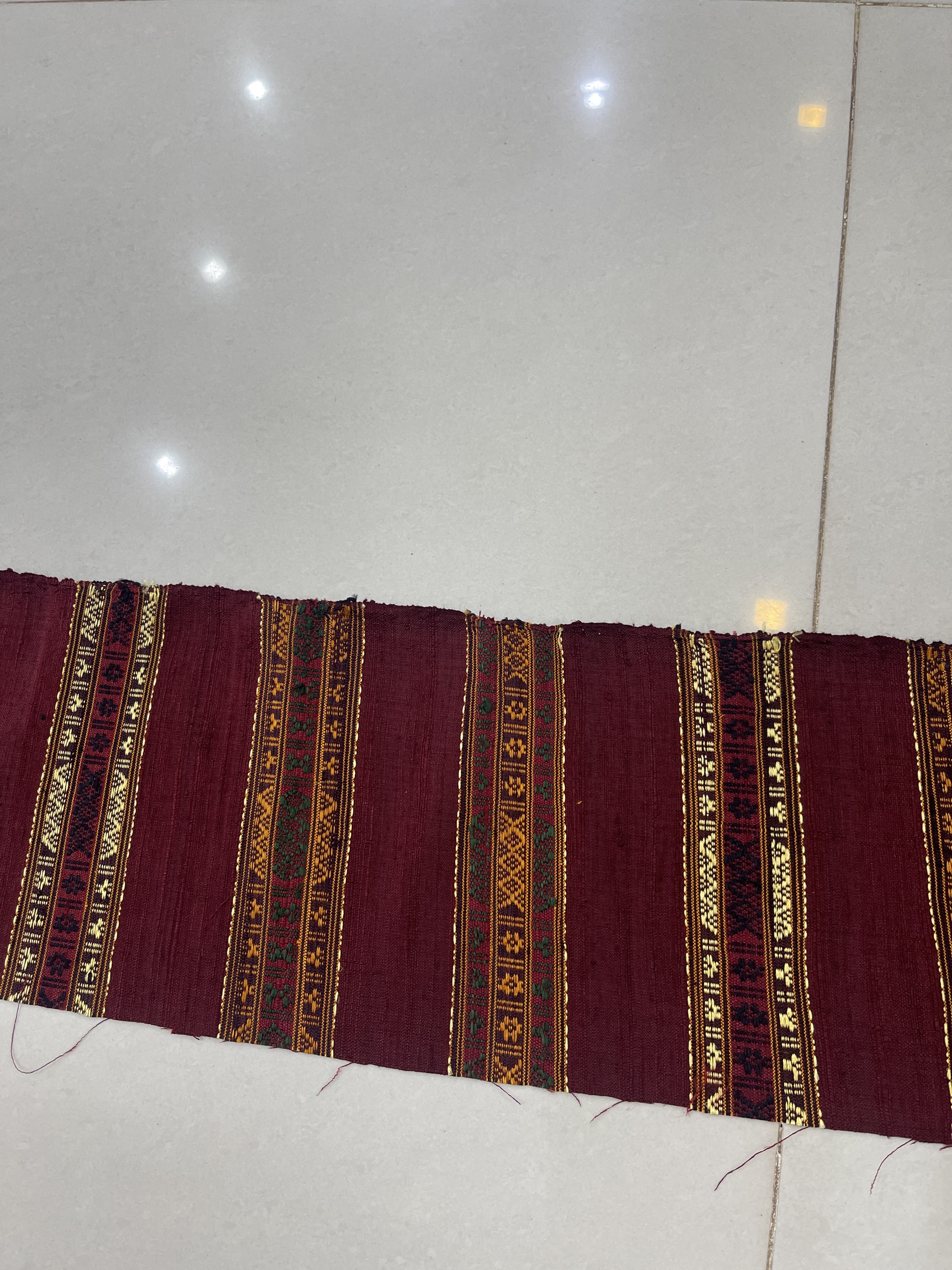 หัวซิ่นไหมแท้ สีแดง รหัส WN-BM-1014681023