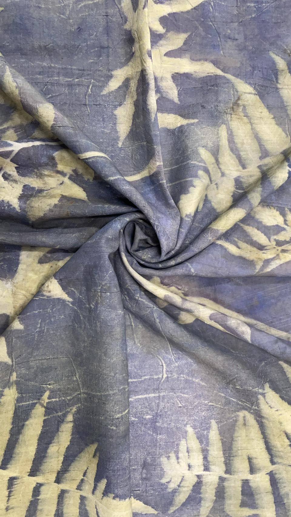 ผ้าคลุมไหล่ผ้าไหม Eco print เนื้อเรียบ มีชายครุย ขนาด 60x180ซม. สีเทา รหัส ECO-82-11146812