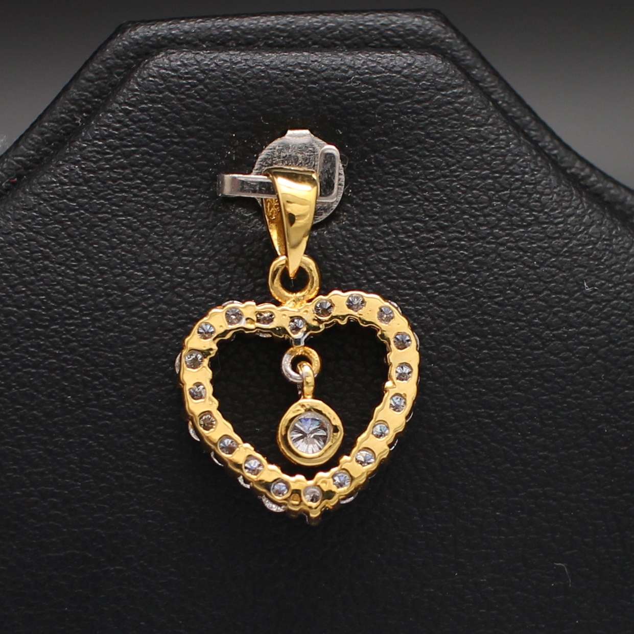 PD25016 จี้เพชรหัวใจ เพชรแท้ 21 เม็ด 0.65 กะรัต ทองแท้ 18k นน.รวม 2 กรัม เพชรขาว ไฟดี