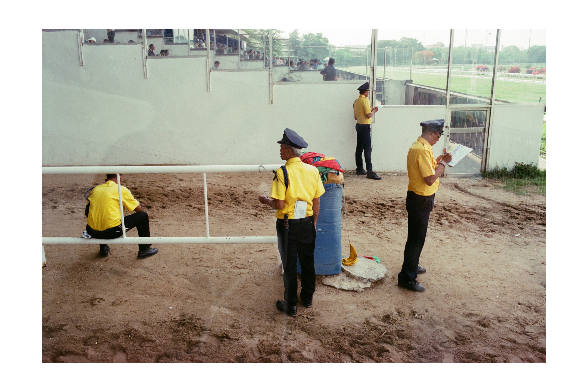 ซีน Poor Man's Binocular | 2nd Edition 9 x 6"