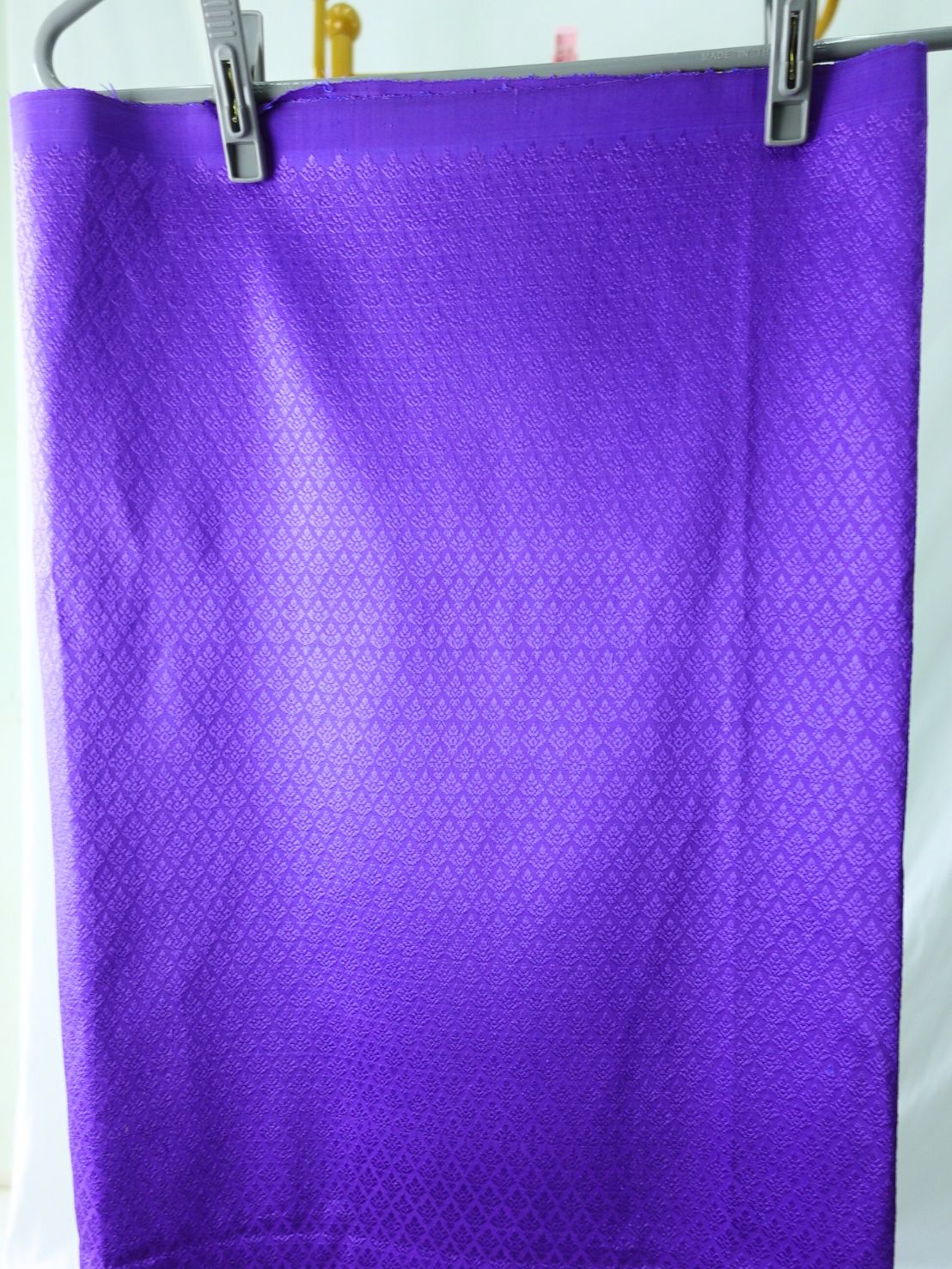 ซิ่น ผ้าไหมยกสุรินทร์ ไหมแท้ 32ตะกอ ไหมแท้100% ขนาด 1x2เมตร พื้นสีม่วงเข้ม N11-ST-072667104