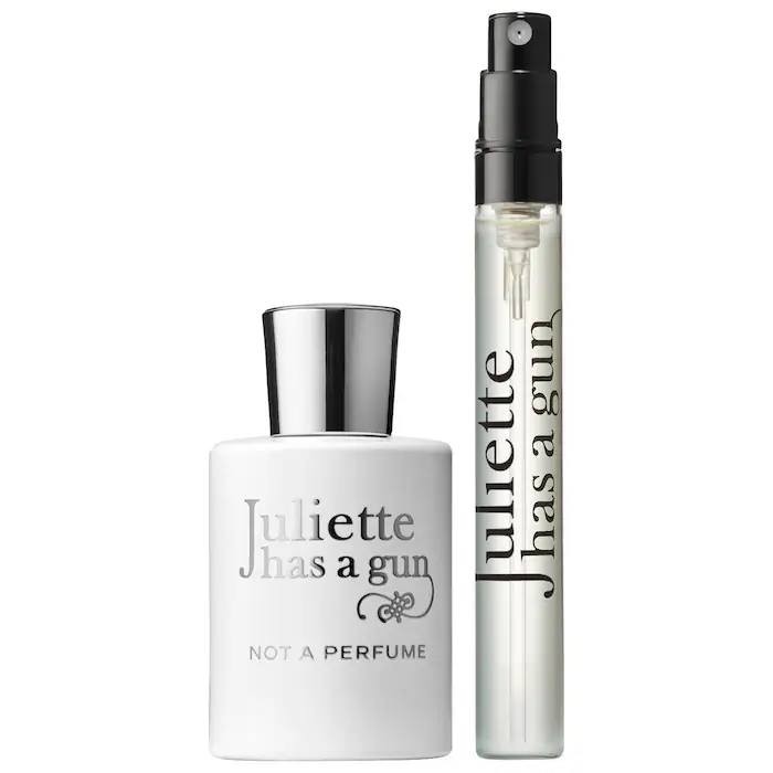 น้ำหอมจิ๋วมินิ Juliette Has A Gun Set (มีกล่อง) ในชุดประกอบด้วย - Not A Perfume 8ml ขวดจิ๋ว - Juliette 5ml ขวดเสปรย์ ( Mini Perfume น้ำหอมขนาดพกพา) น้ำหอมจิ๋วมินิแบบทดลองแบบสเปรย์ พกพาก็สะดวกใช้ฉีดตามจุดชีพจร