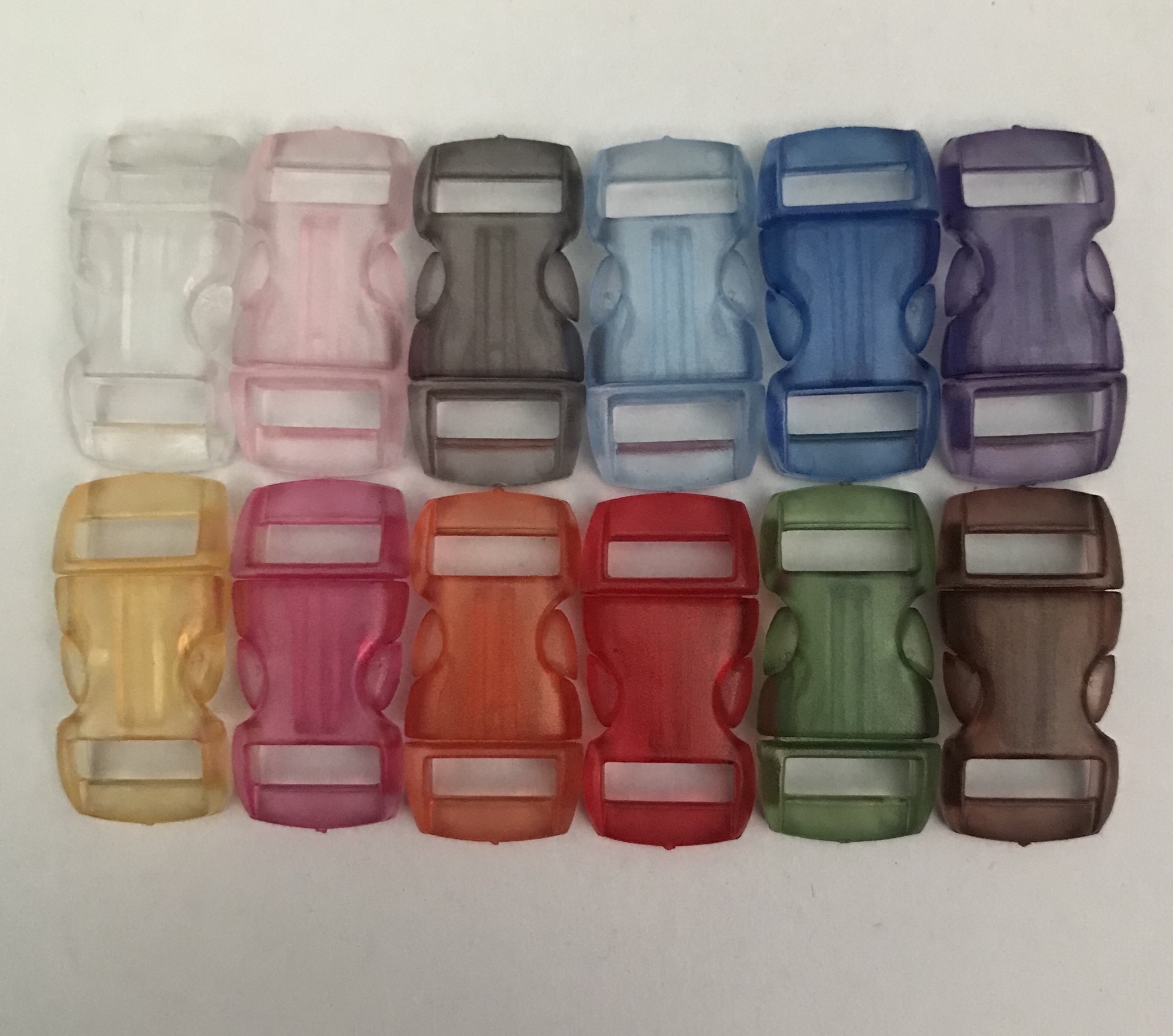 ตัวล็อคก้ามปูพลาสติก สีใส ขนาดเล็ก 1 cm