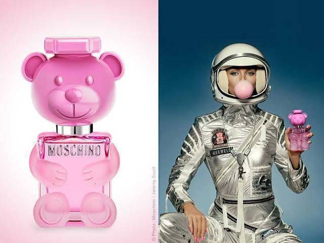 น้ำหอมจิ๋วมินิ Moschino Toy 2 Bubble Gum Eau De Toilette 5ml แบบแต้มมีกล่อง ( Mini Perfume น้ำหอมขนาดพกพา) น้ำหอมจิ๋วมินิ ขวดน่ารัก ตั้งโชว์ก็สวย พกพาก็สะดวก หัวแต้มตามจุดชีพจร