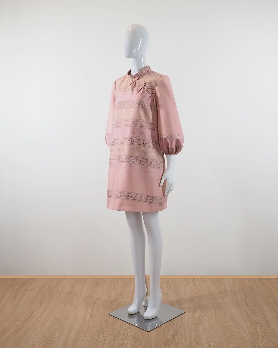 แบบตัดชุด เดรสผ้าไหม (ไม่รวมผ้า) chobmai x JHN รหัส CUT-51-0323678