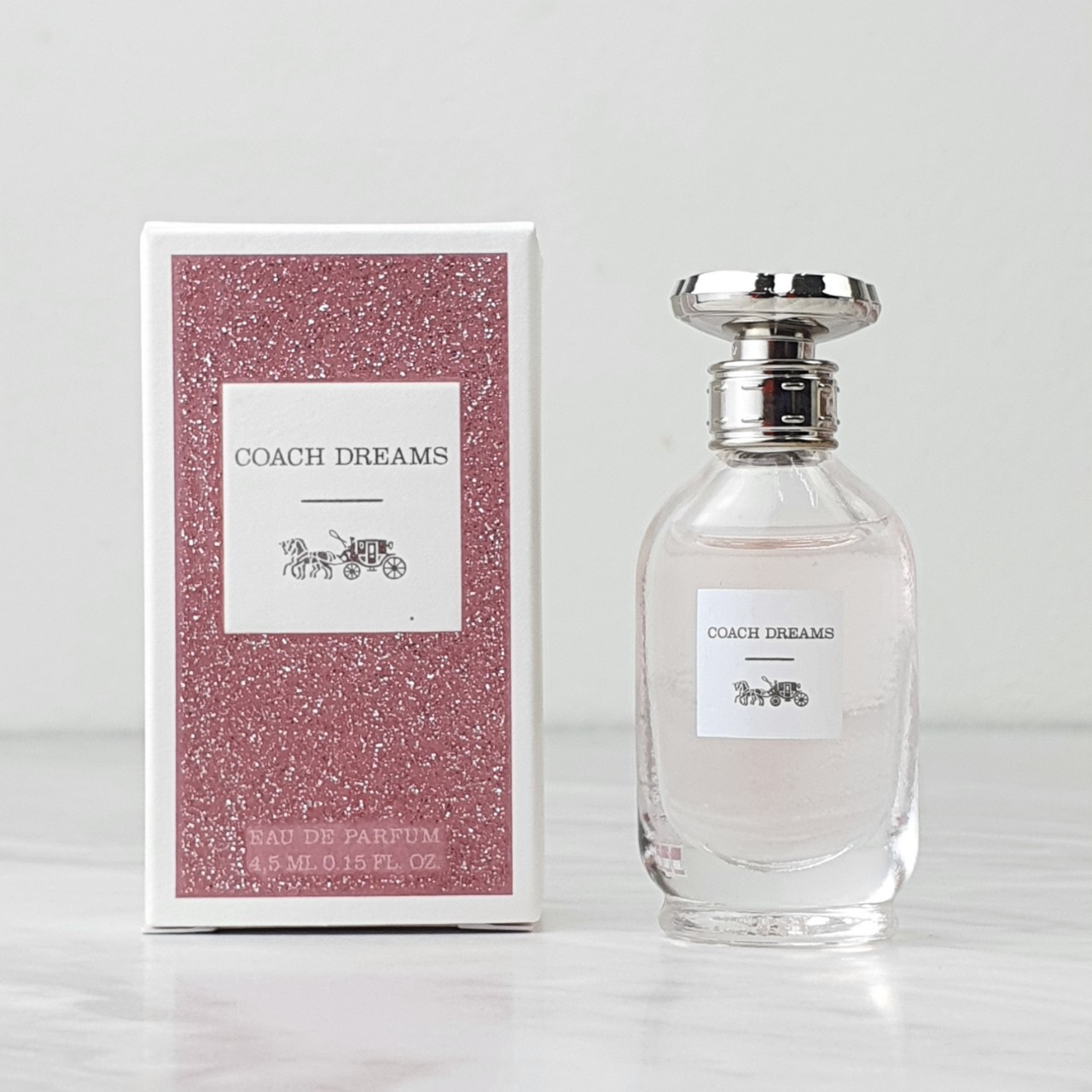 น้ำหอมจิ๋วมินิ Coach Dreams Eau de Parfum 4.5ml แบบแต้มมีกล่อง ( Mini Perfume น้ำหอมขนาดพกพา) น้ำหอมจิ๋วมินิ ขวดน่ารัก ตั้งโชว์ก็สวย พกพาก็สะดวก หัวแต้มตามจุดชีพจร