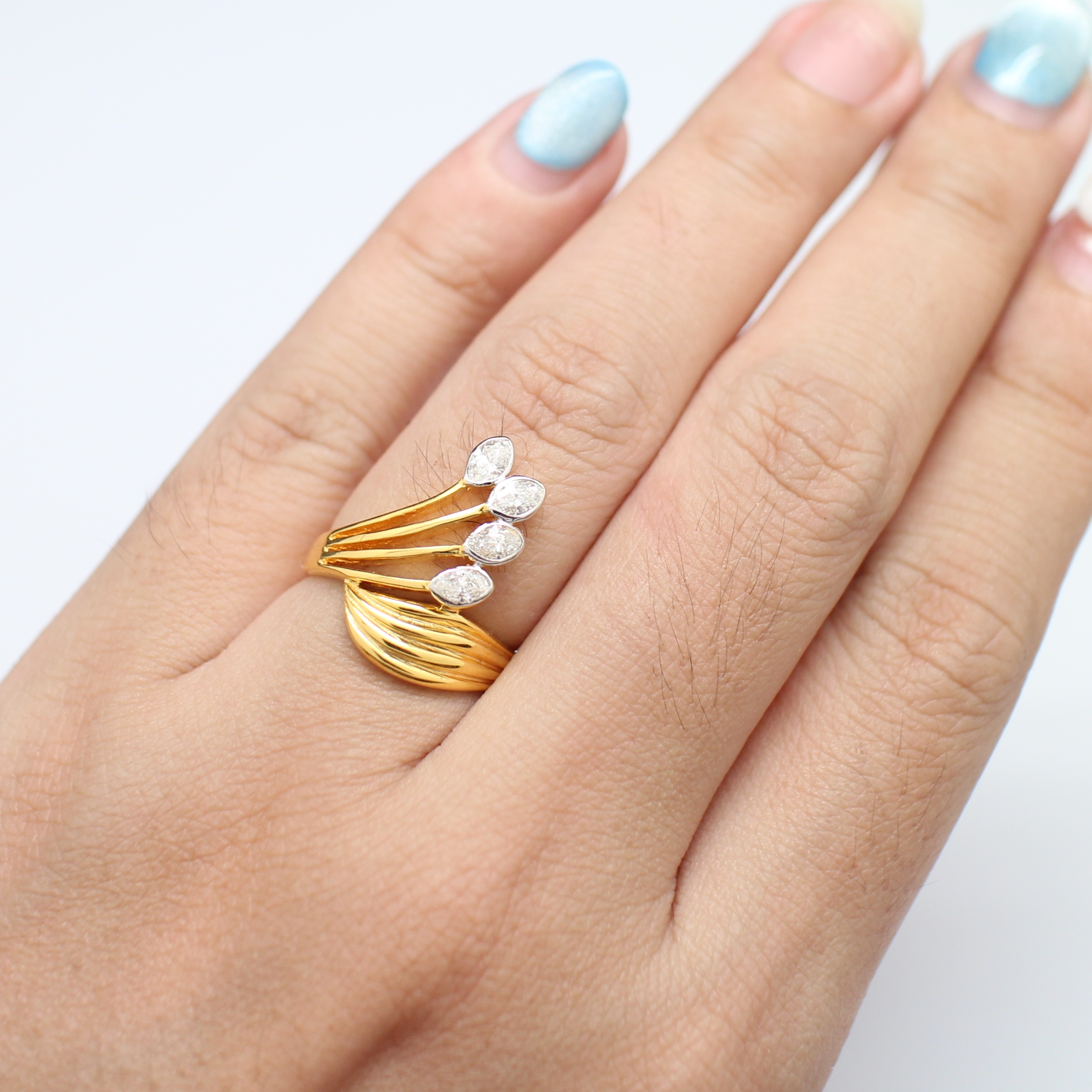 RG250105 แหวนเพชรดีไซน์ เพชรแท้ 4 เม็ด 0.54 กะรัต ทองแท้ 90% นน.รวม 4.7 กรัม ขนาดแหวน 52 เพชรขาว