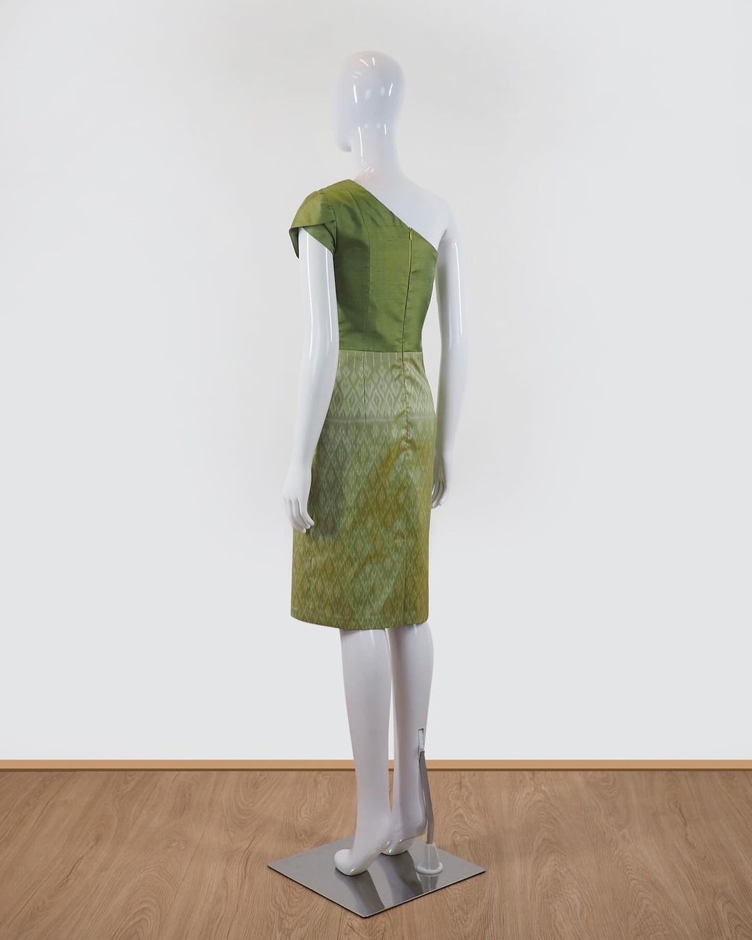 แบบตัดชุด เดรสผ้าไหม (ไม่รวมผ้า) chobmai x JHN รหัส CUT-51-03236715