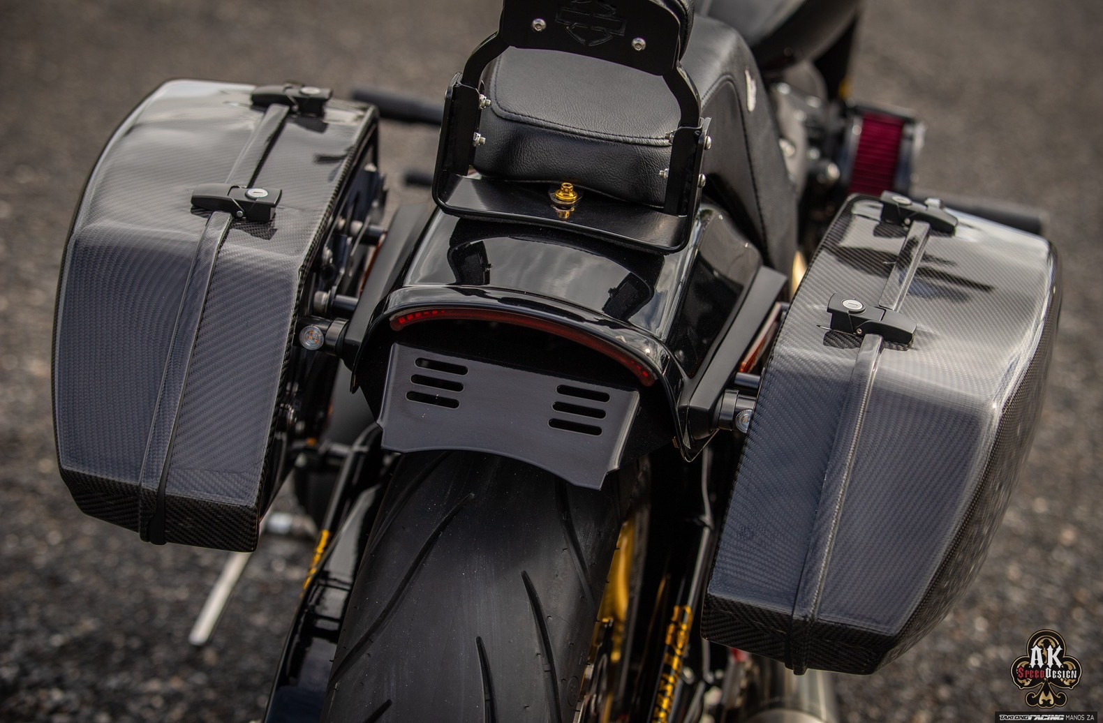 saddle bags softail carbon