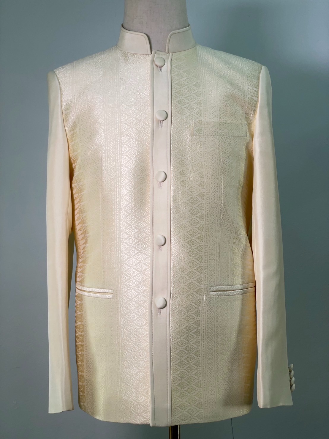 แบบตัด สูทพระราชทานชาย ผ้าไหม (ไม่รวมผ้า) chobmai x ARW รหัส CUT-ARW-0519671