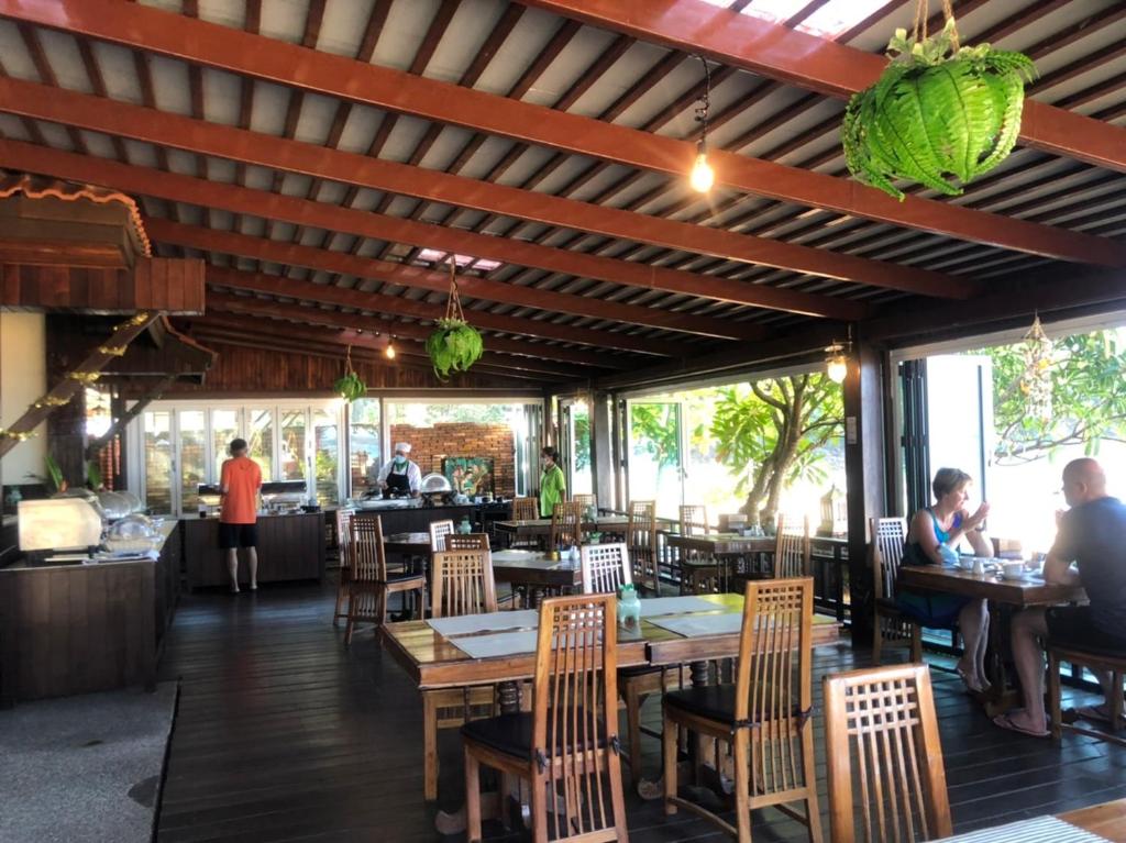 SOLD OUT📍 โรงแรมหรูติดทะเล Khaolak Palm Beach Hotel & Resort จ.พังงา ราคาถูก 🏖️✨