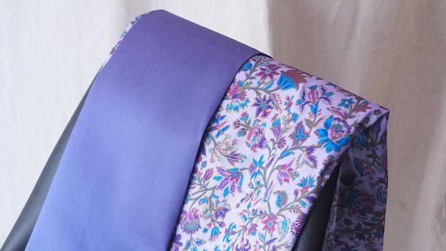 (ผ้าชุด)ไหมพิมพ์ลาย ไหมแท้ ขนาด 1x4หลา (ผ้าลาย2หลา+สีพื้น 2หลา) สีม่วงเทา รหัส A40-CT-102715