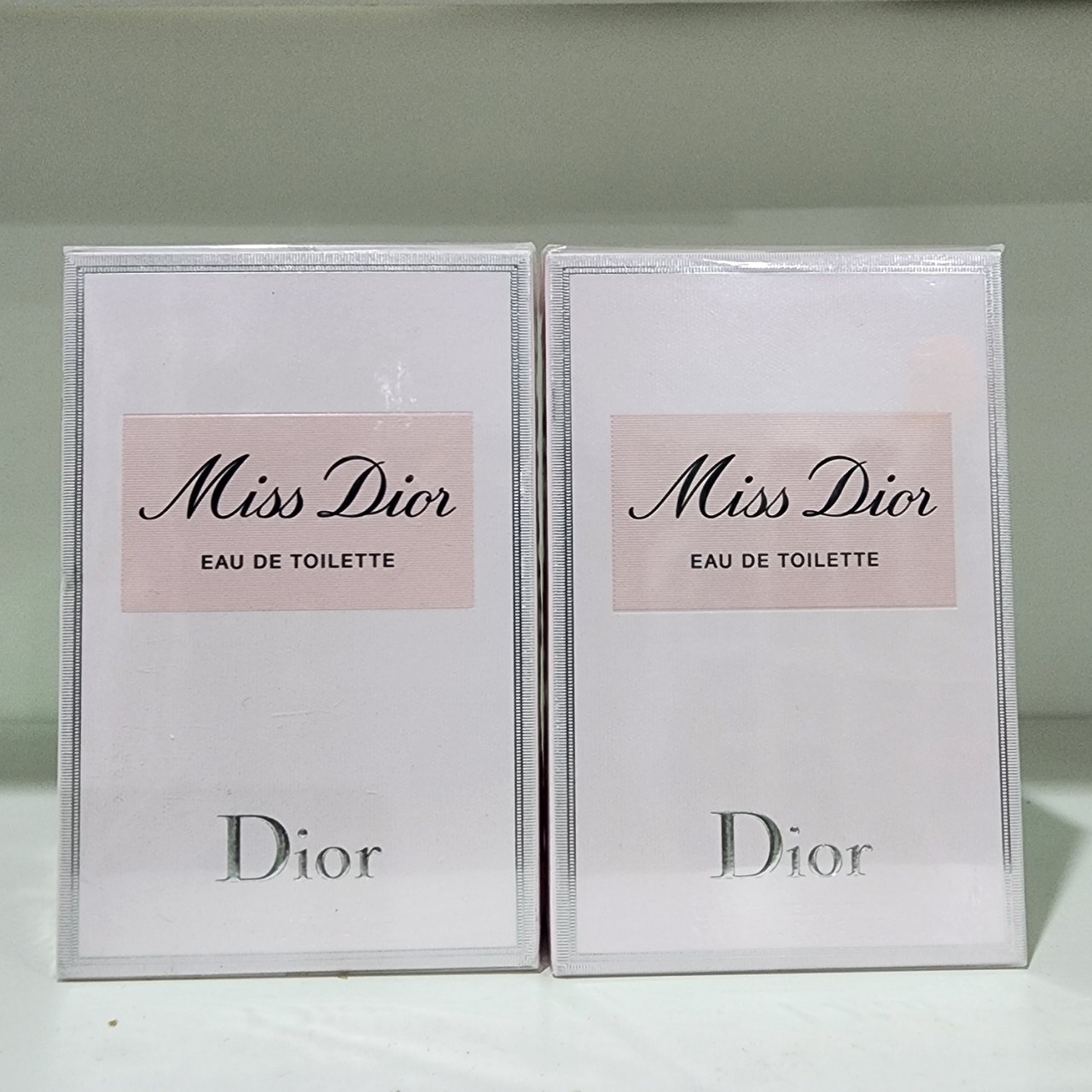 น้ำหอมแท้ Christian Dior Miss Dior Eau De Toilette 100ml กล่องซีล รหัส 2J01 ผลิต 2022-09 กับ 2K01 ผลิต 2022-10